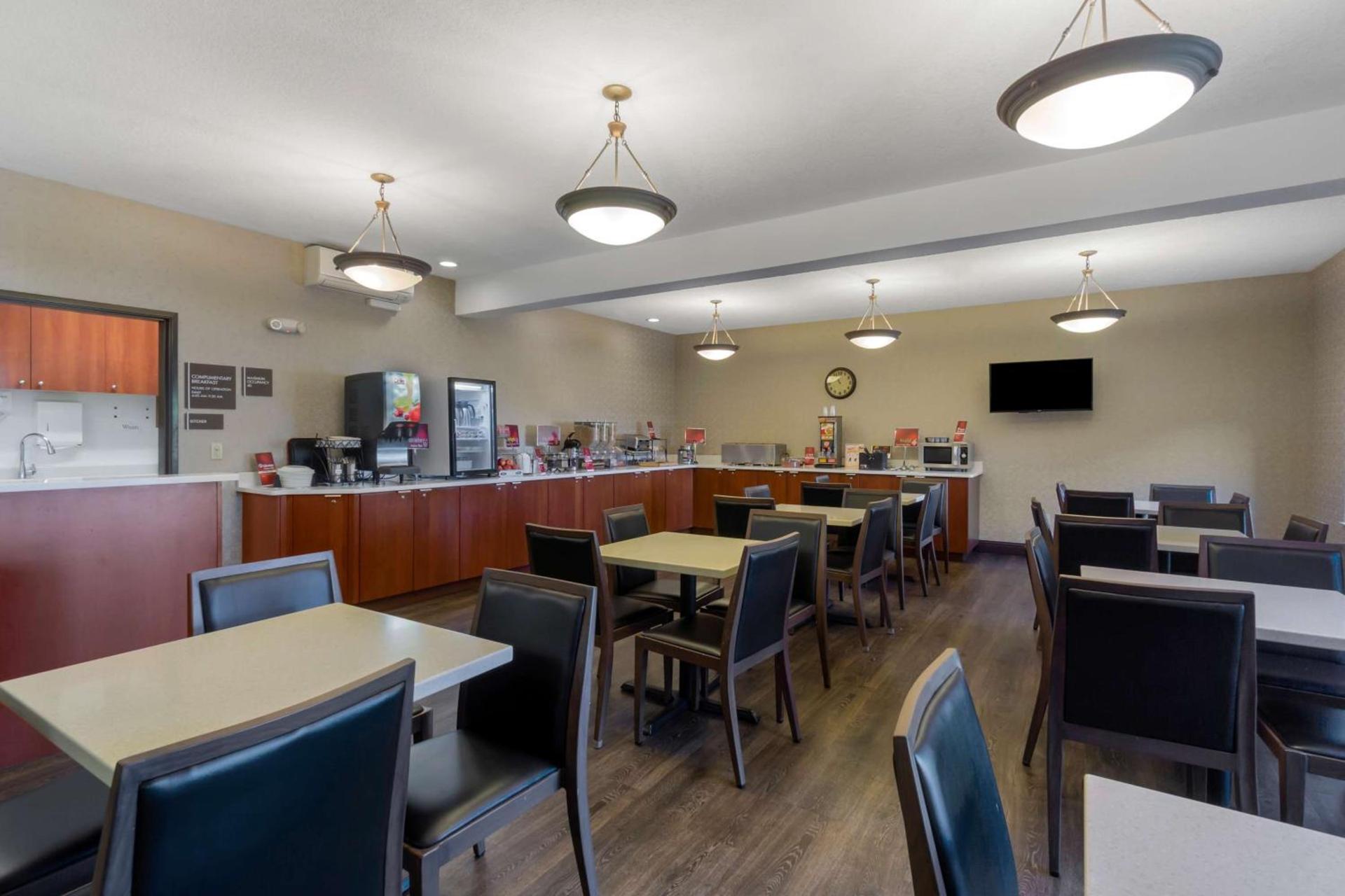 Best Western Plus Park Place Inn & Suites photo 8
