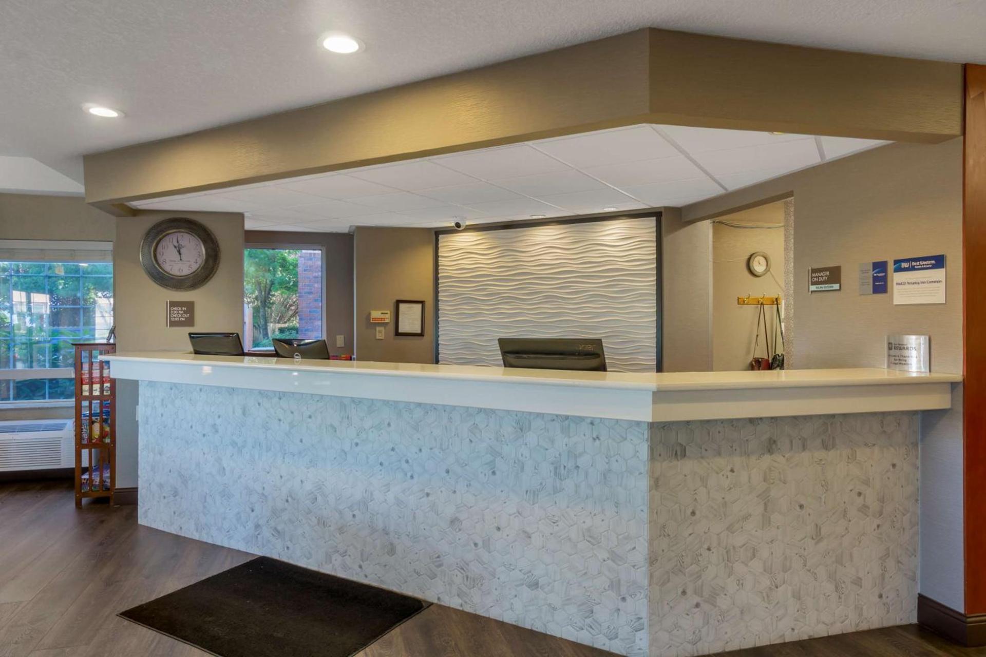Best Western Plus Park Place Inn & Suites photo 10