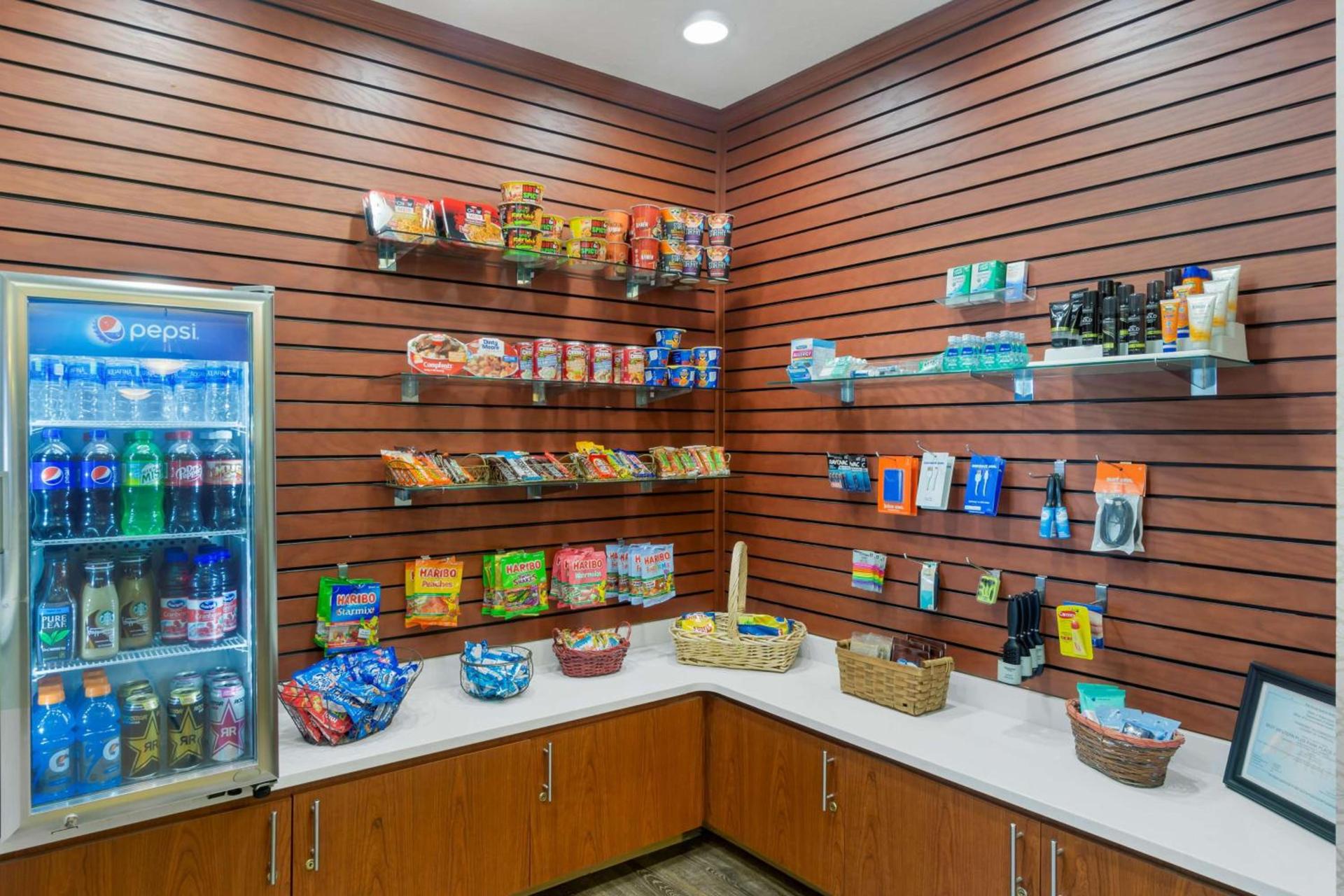 Best Western Plus Park Place Inn & Suites photo 27