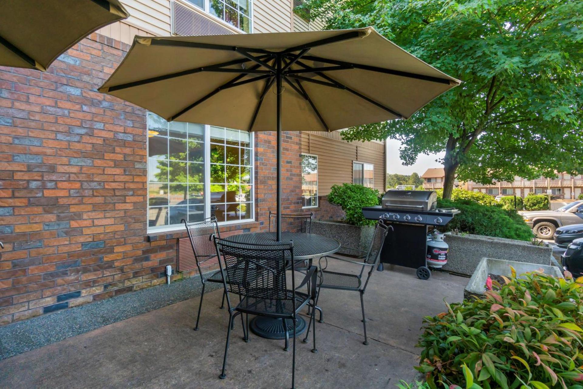 Best Western Plus Park Place Inn & Suites photo 9
