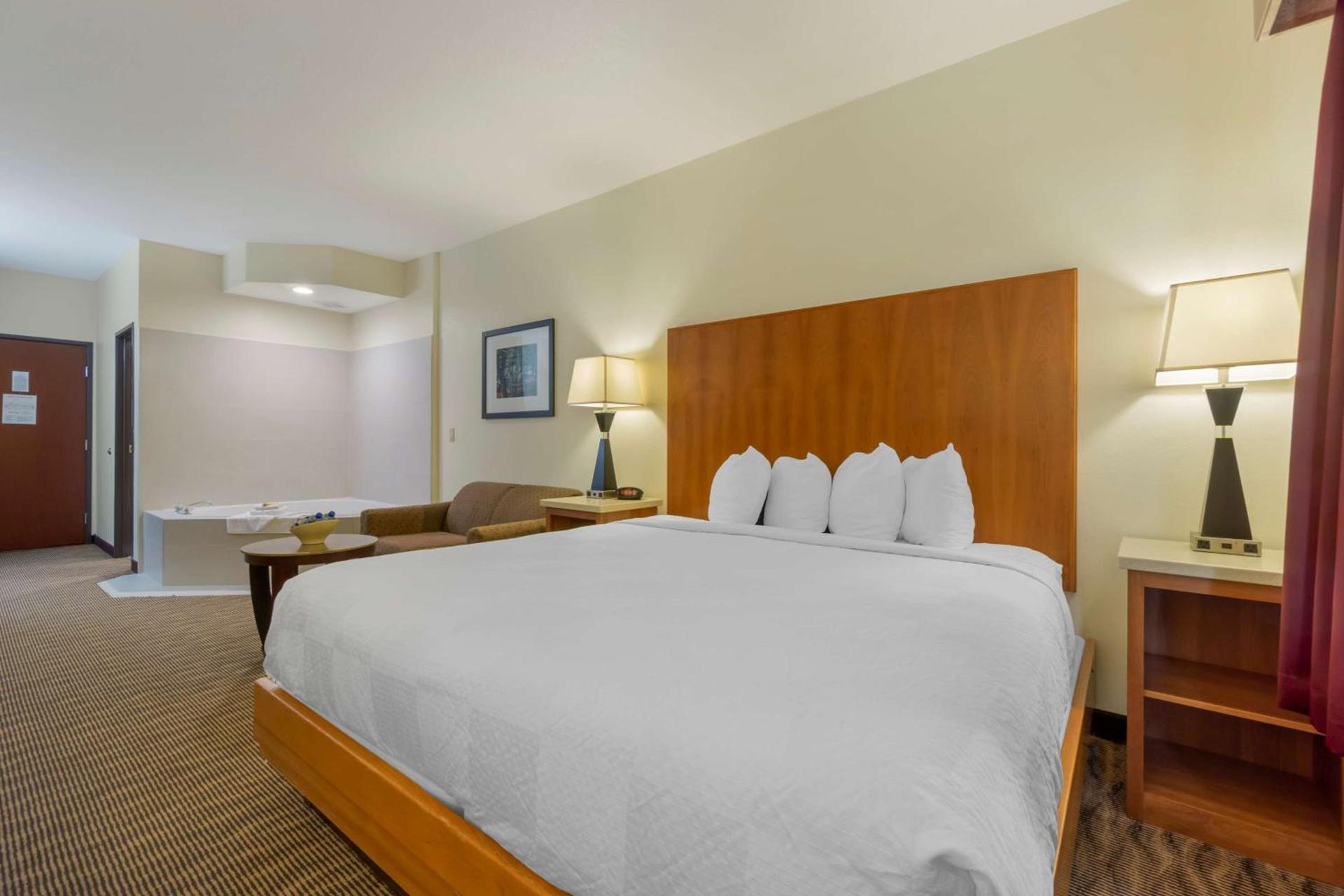 Best Western Plus Park Place Inn & Suites photo 20