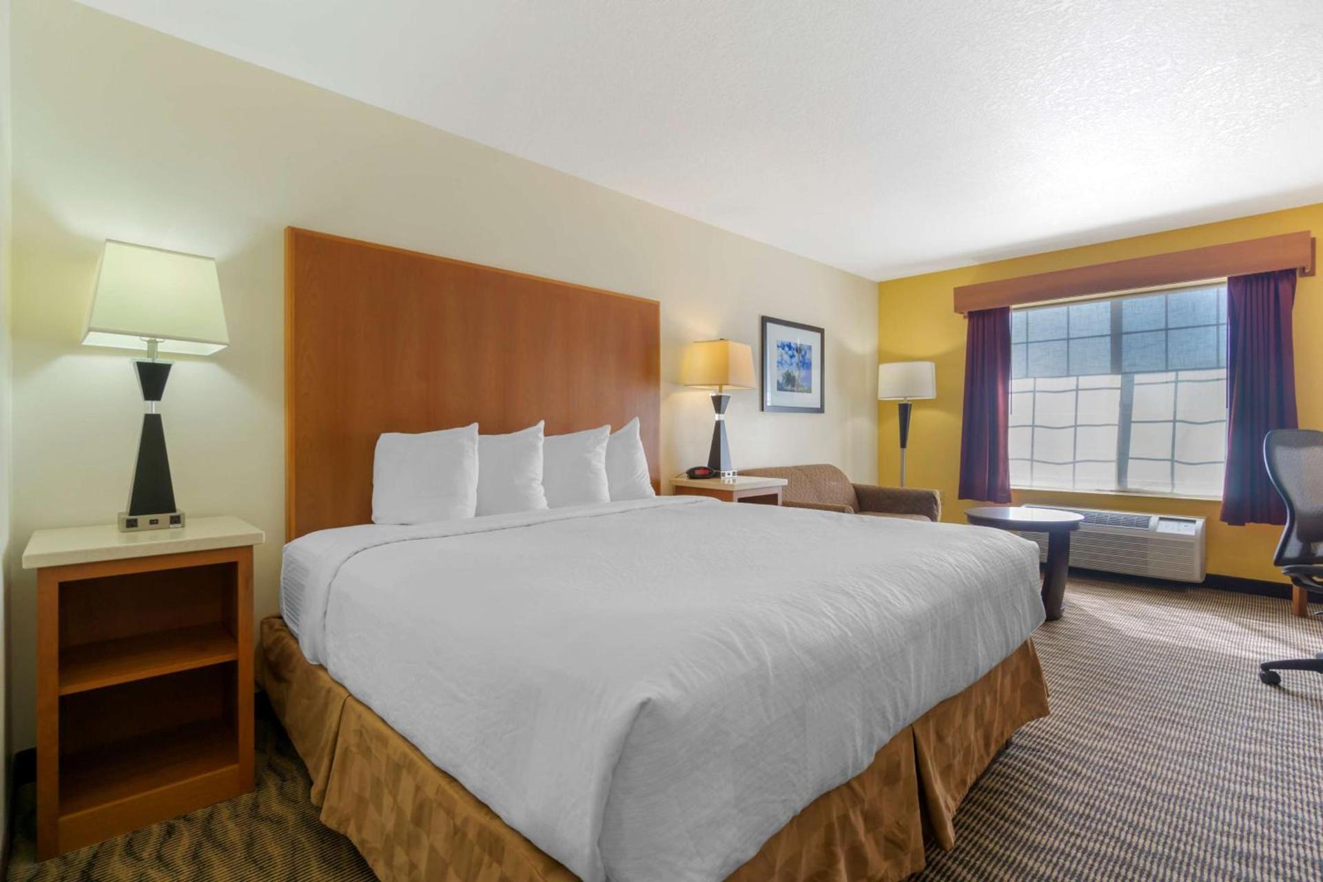 Best Western Plus Park Place Inn & Suites photo 13