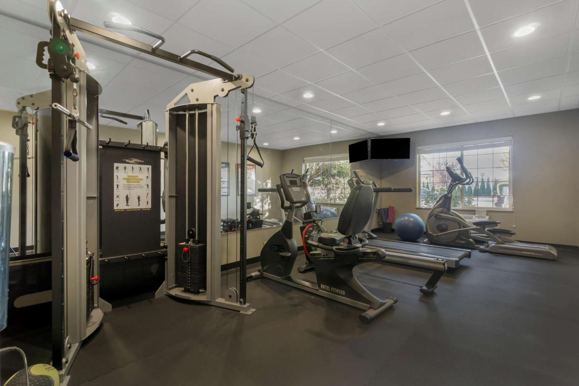 Best Western Plus Park Place Inn & Suites photo 31