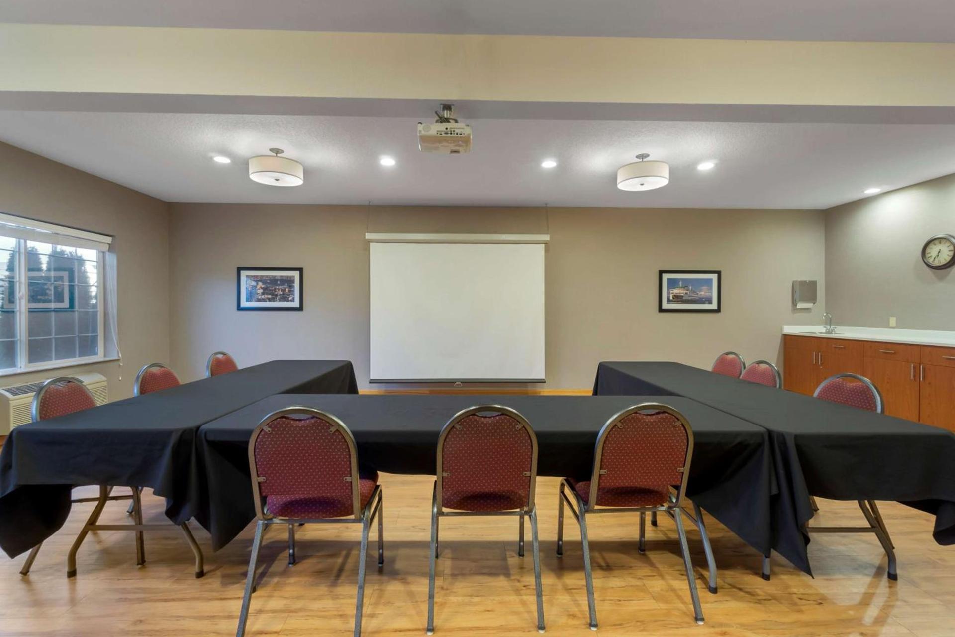 Best Western Plus Park Place Inn & Suites photo 30