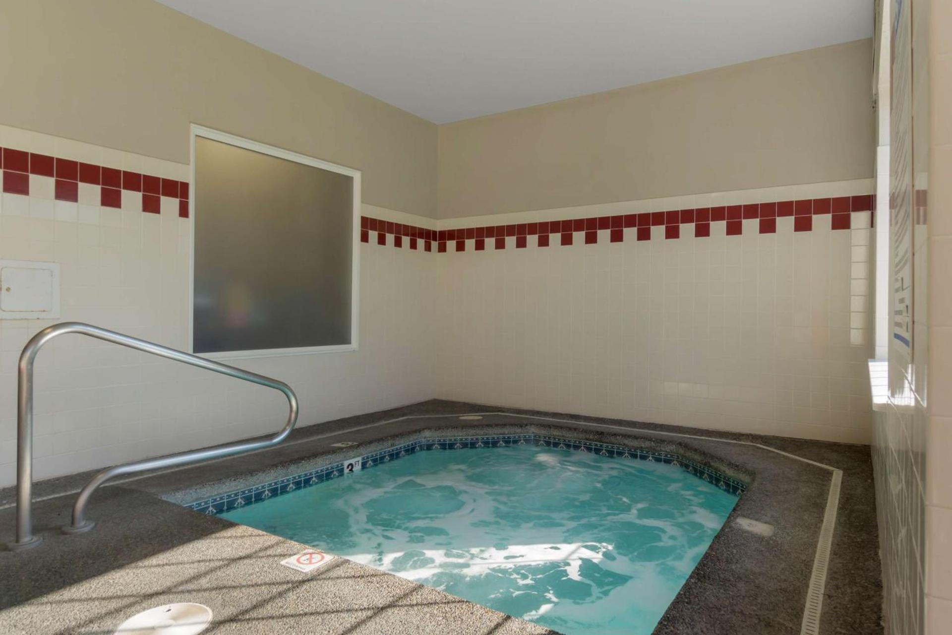 Best Western Plus Park Place Inn & Suites photo 5