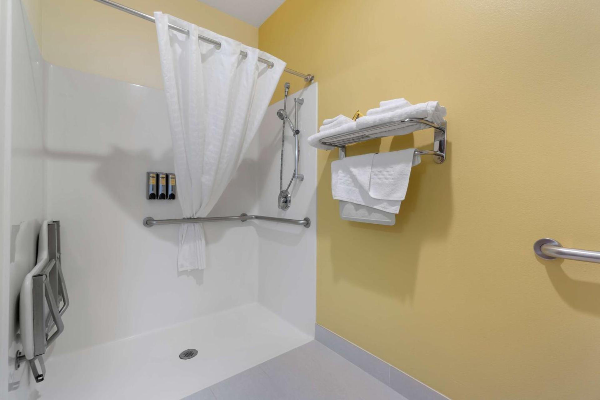 Best Western Plus Park Place Inn & Suites photo 25