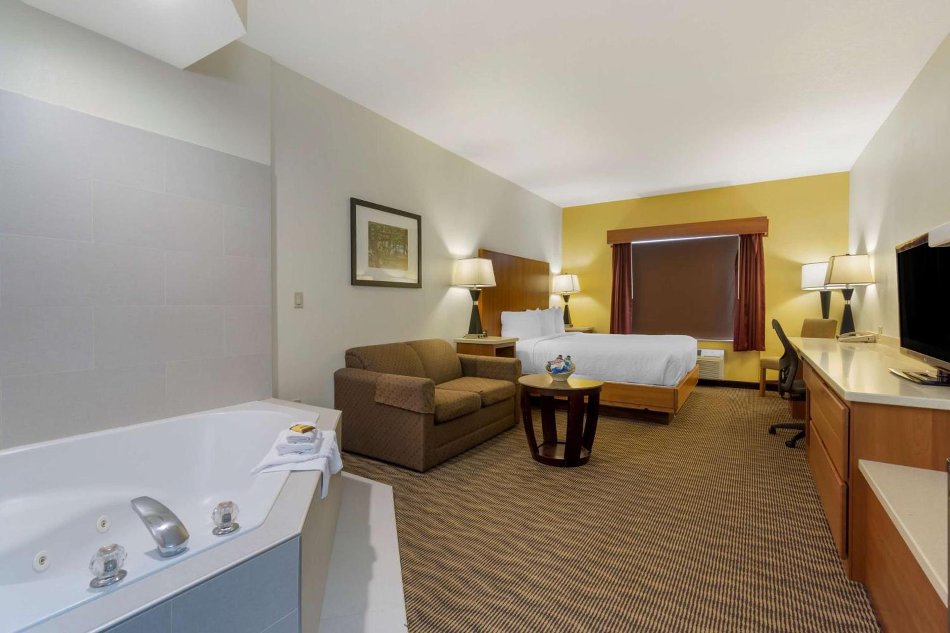 Best Western Plus Park Place Inn & Suites photo 19