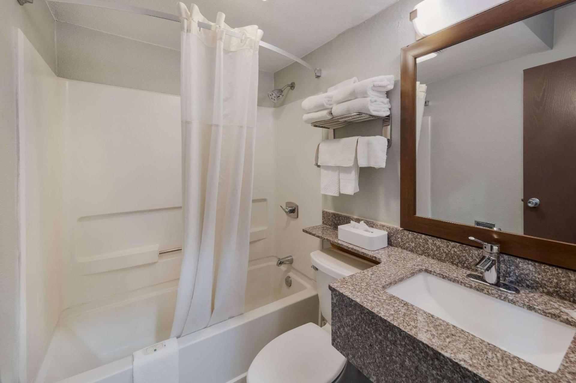 Quality Inn - Denton photo 11