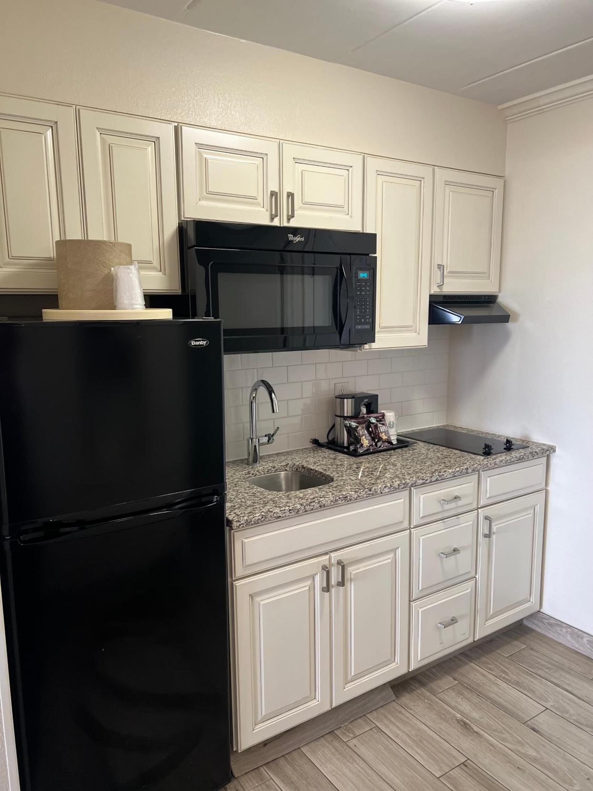 Dunes Suites Oceanfront photo 8