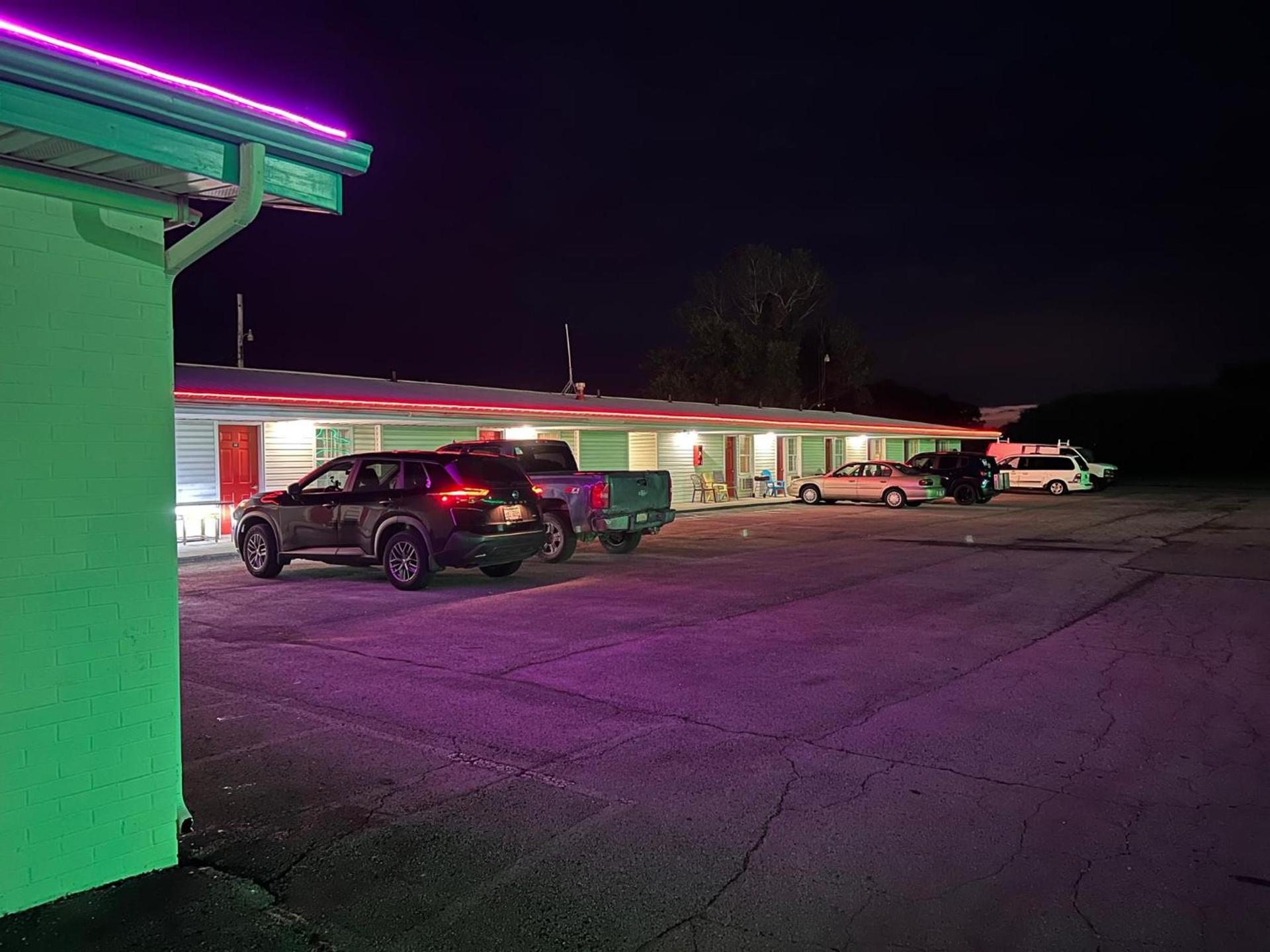 Motel Boutique by Wolf Inn photo 19