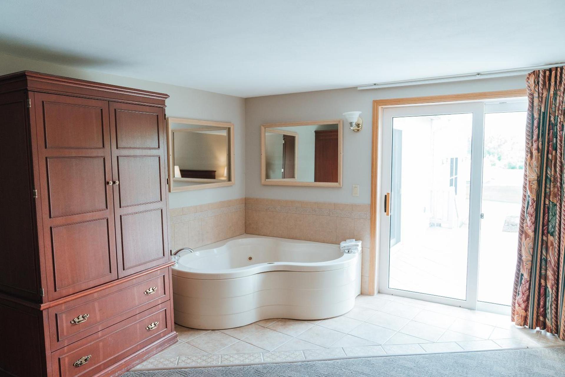 Skaneateles Suites photo 22