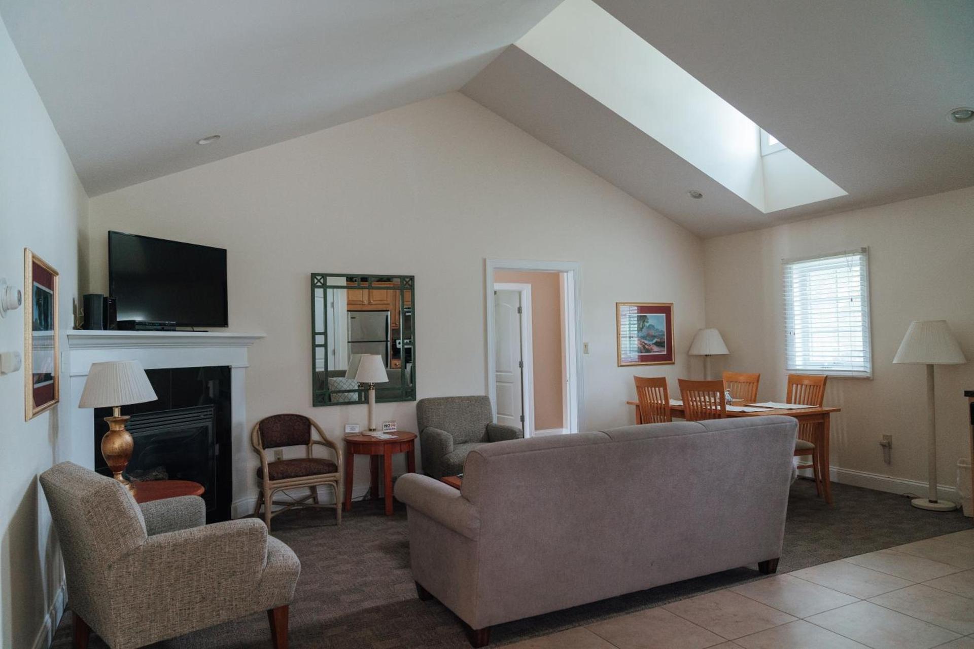 Skaneateles Suites photo 29