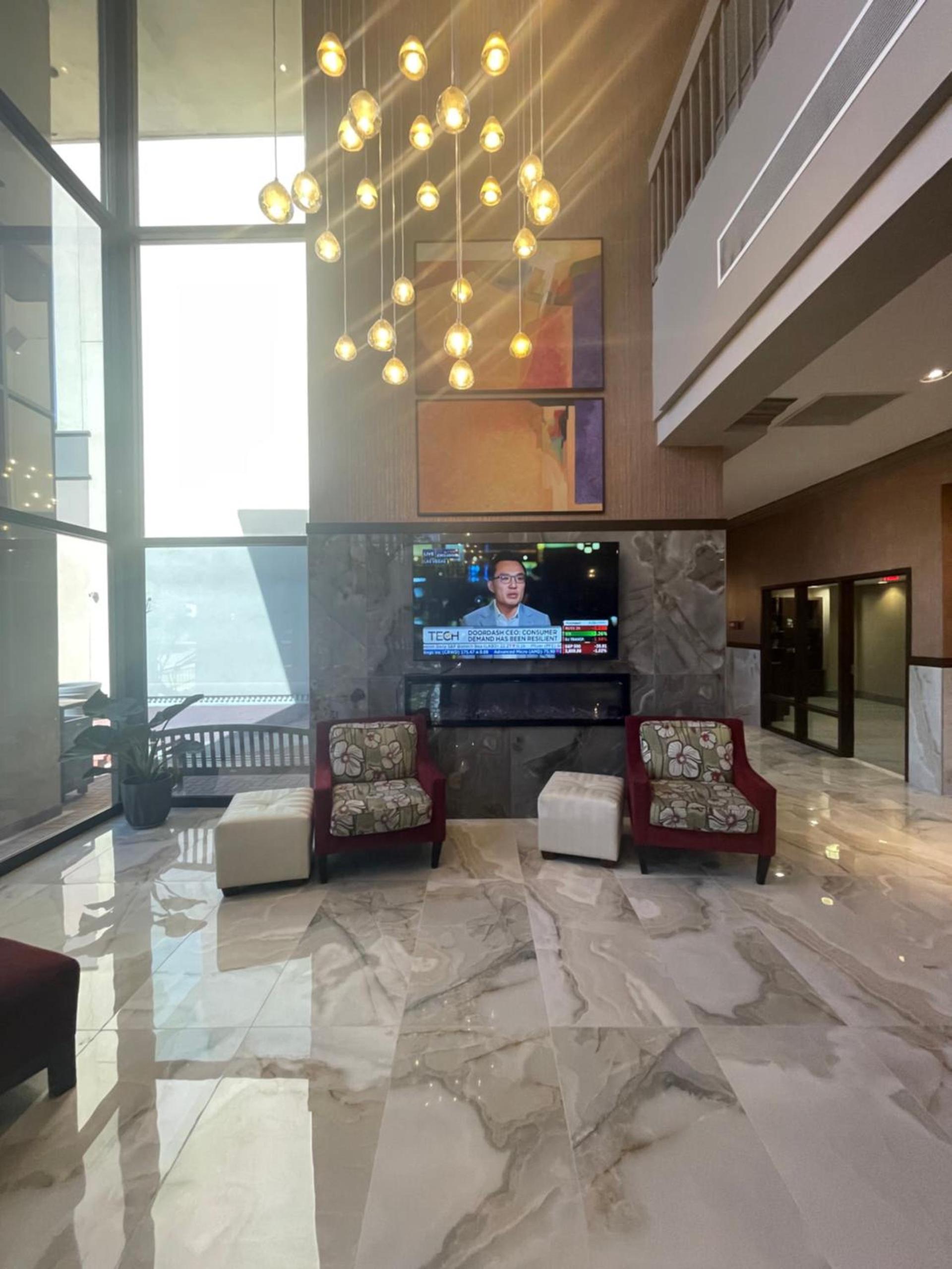 Grand Laurel Hotel photo 6