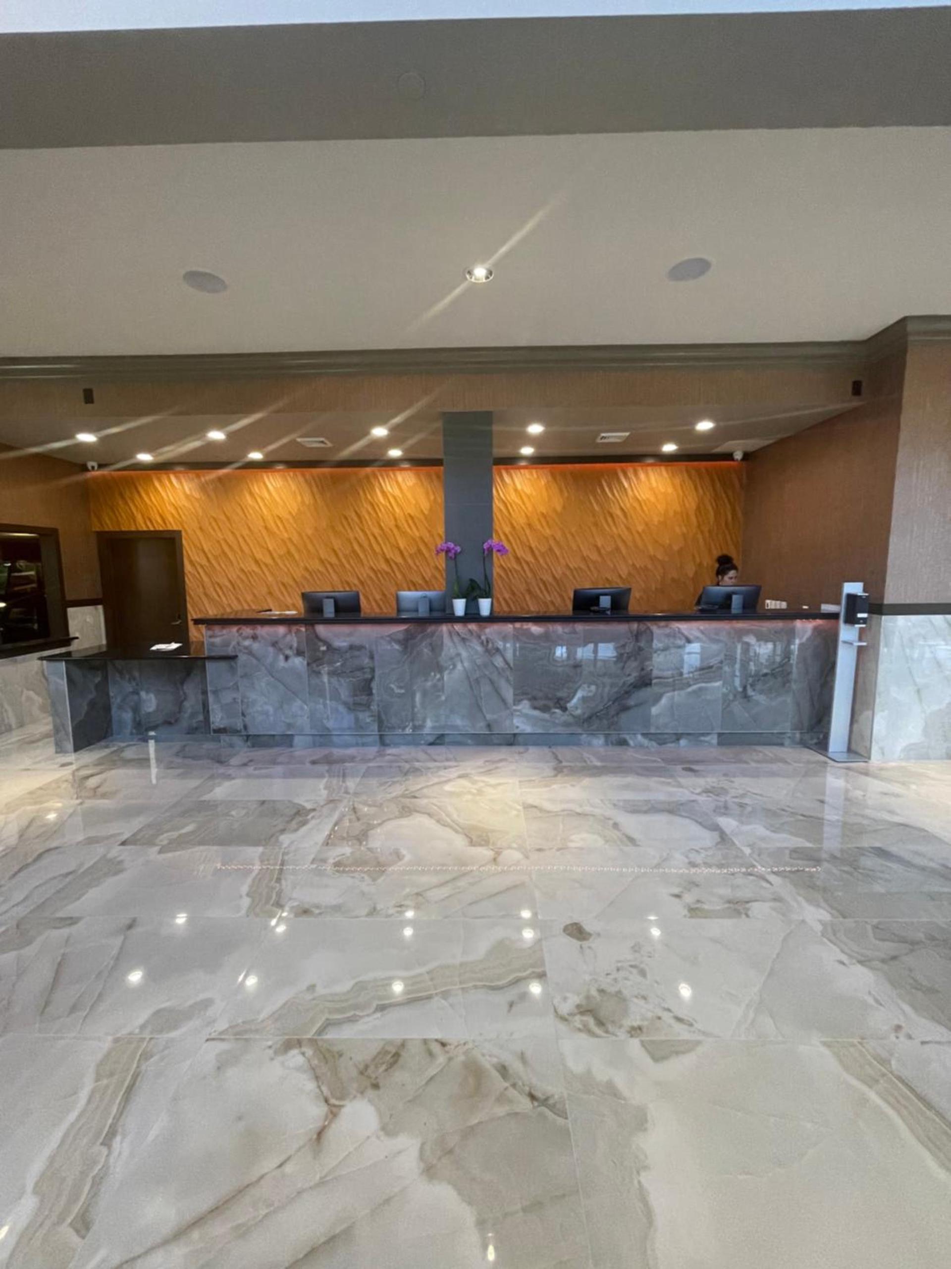 Grand Laurel Hotel photo 13
