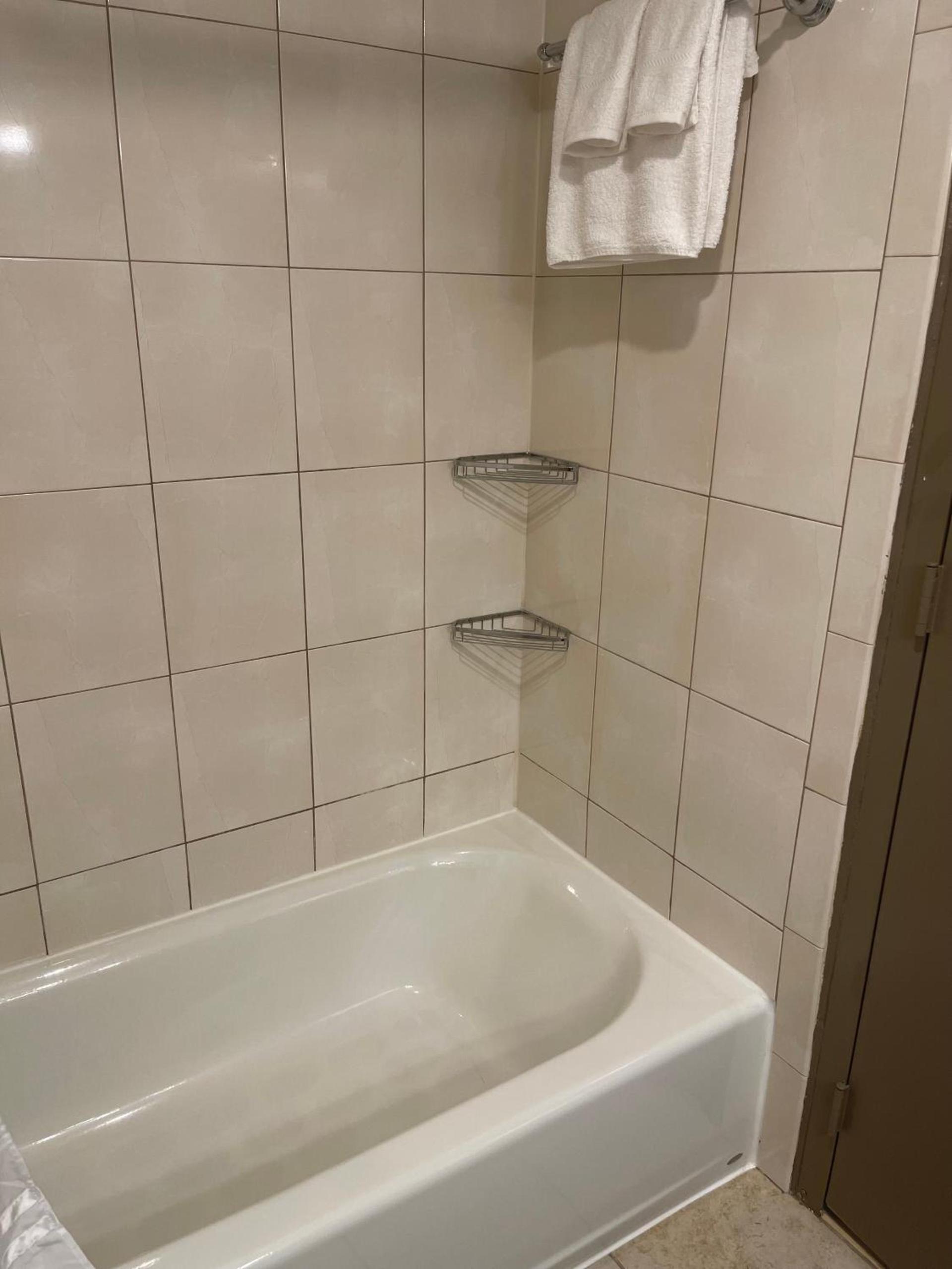 Grand Laurel Hotel photo 18