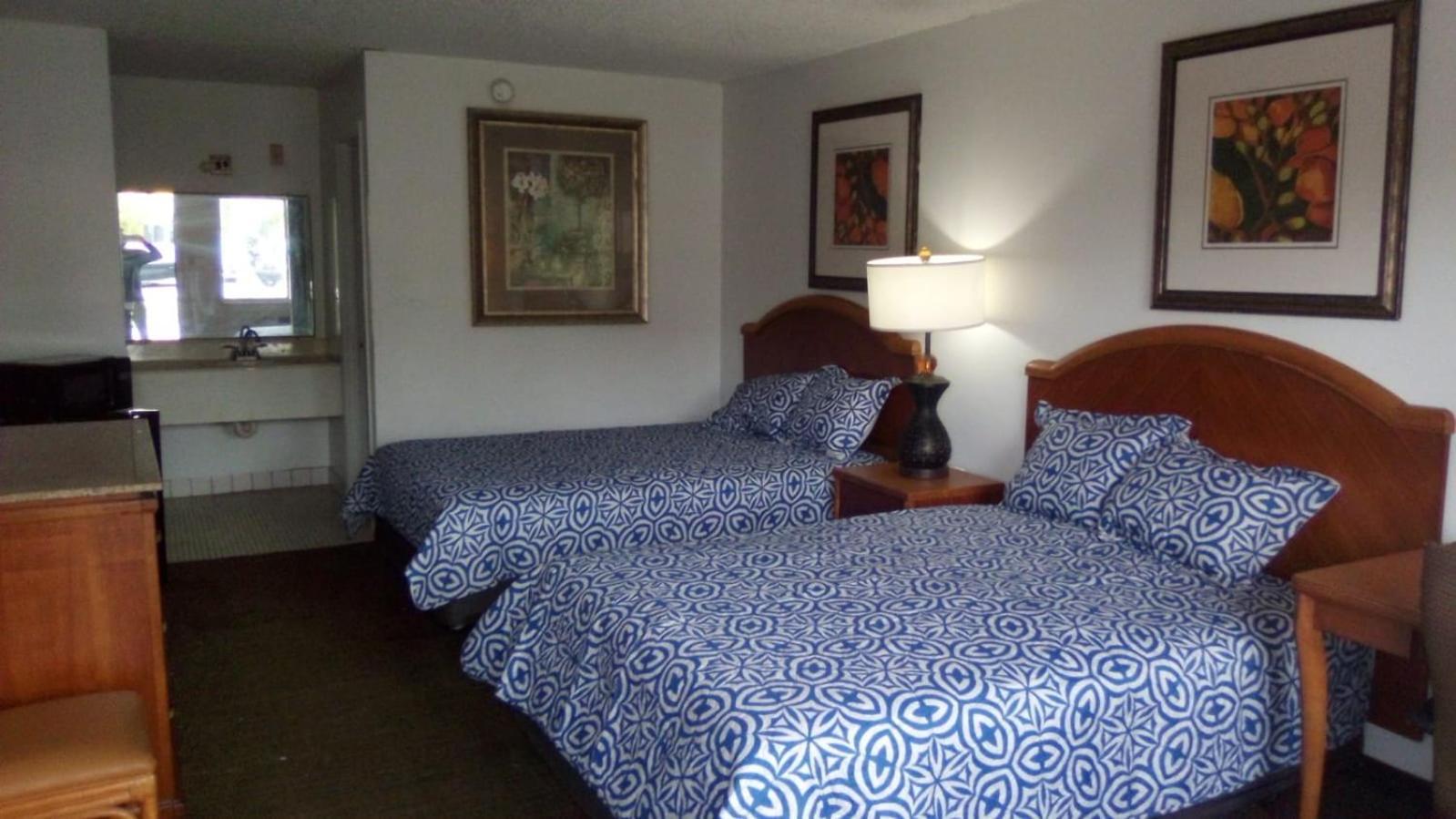 Ambassador Inn photo 7