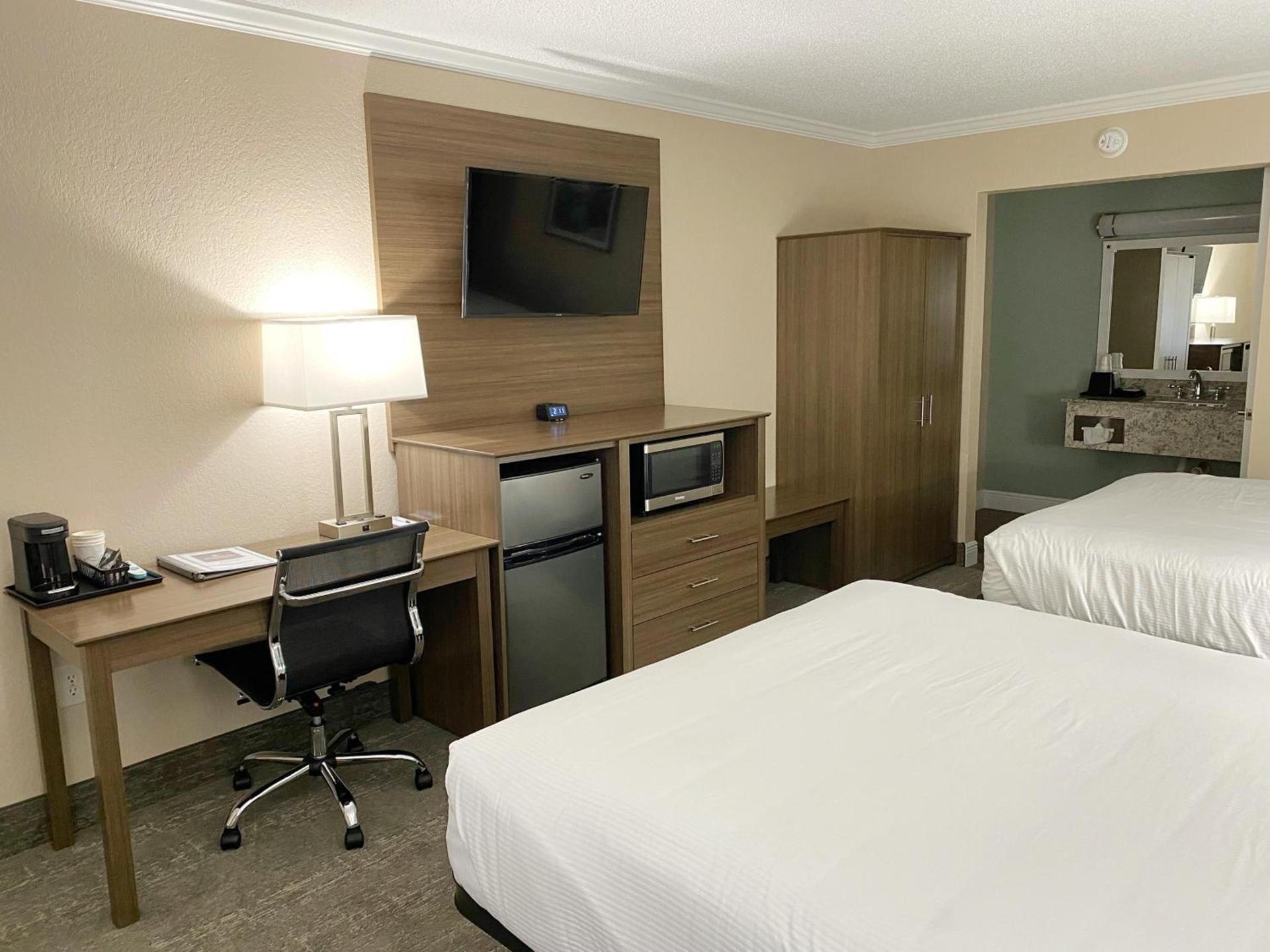Roadstar Hotel Zephyrhills photo 35