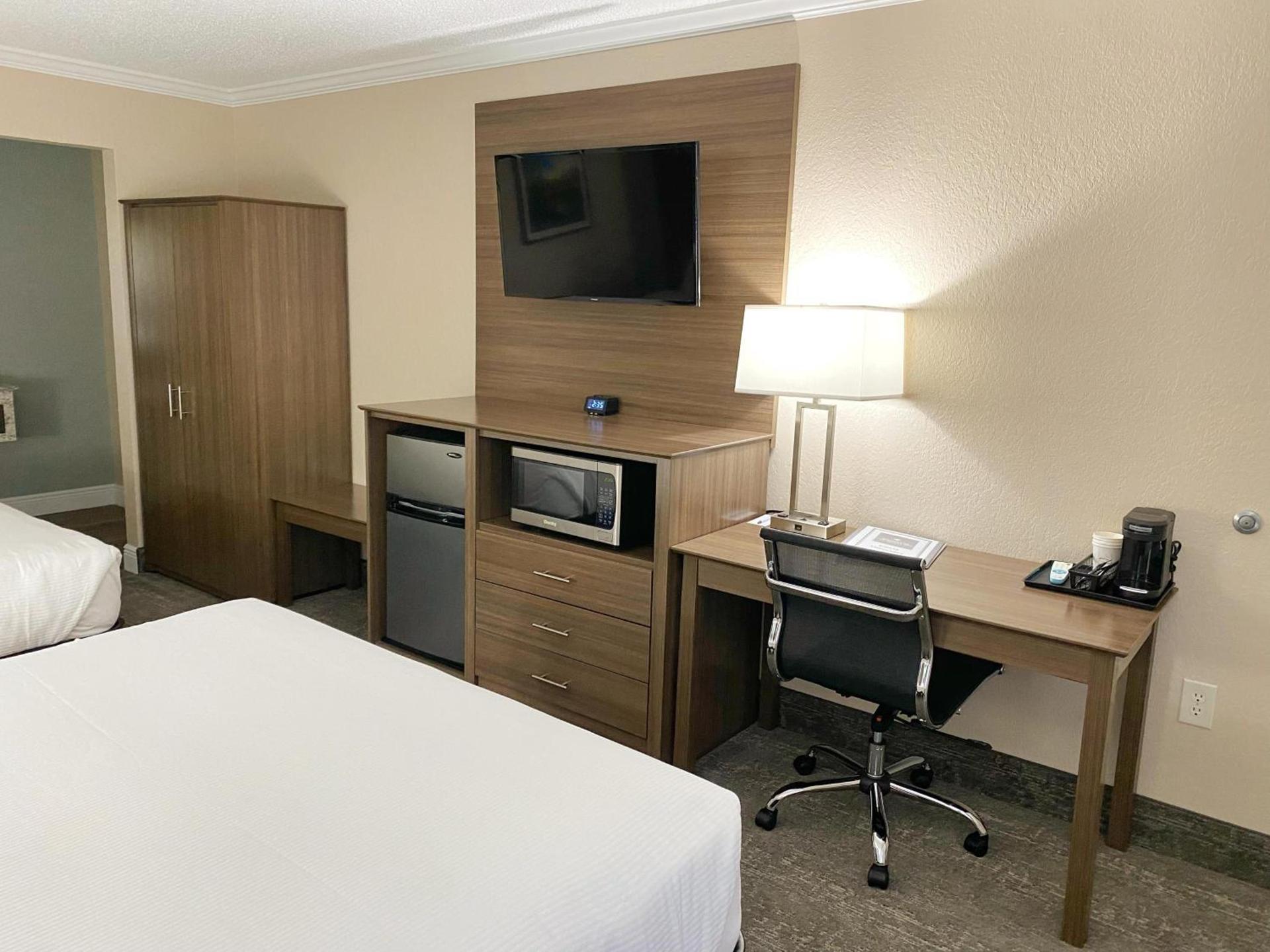 Roadstar Hotel Zephyrhills photo 40