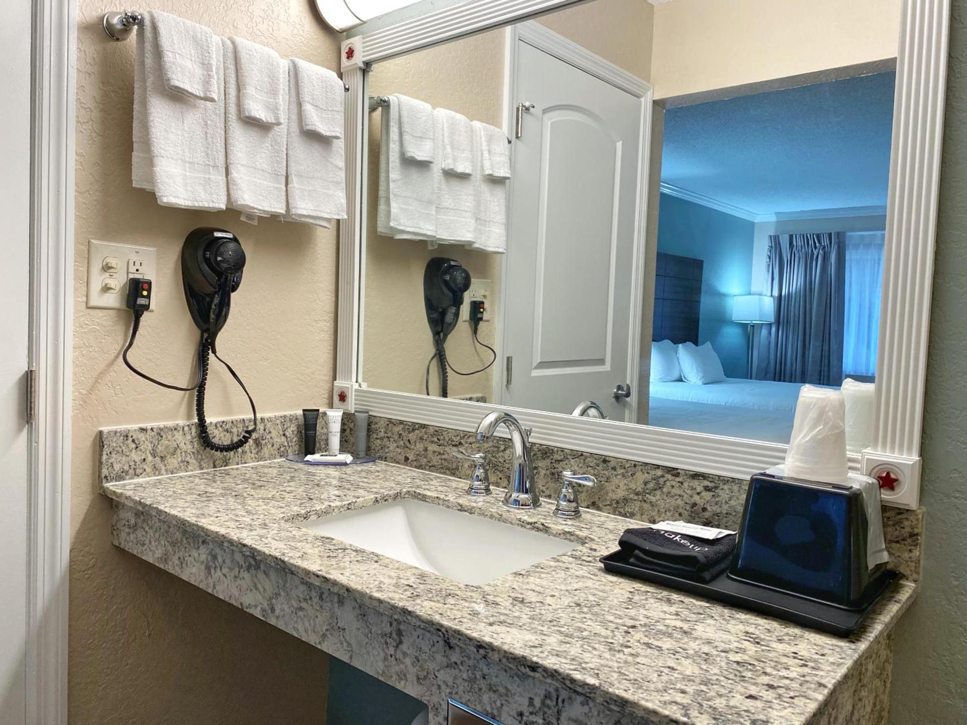 Roadstar Hotel Zephyrhills photo 42