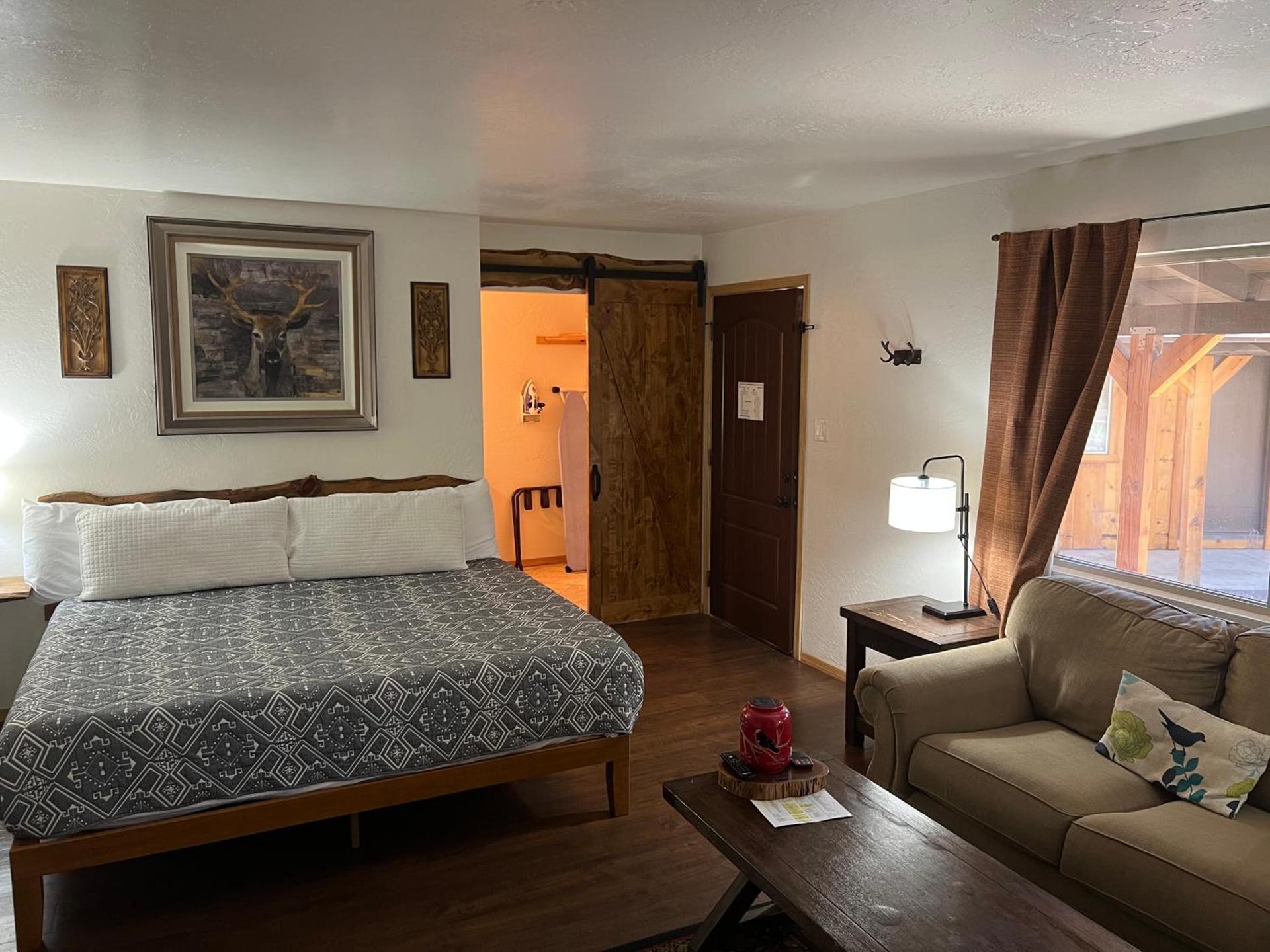TimberLodge Inn photo 4