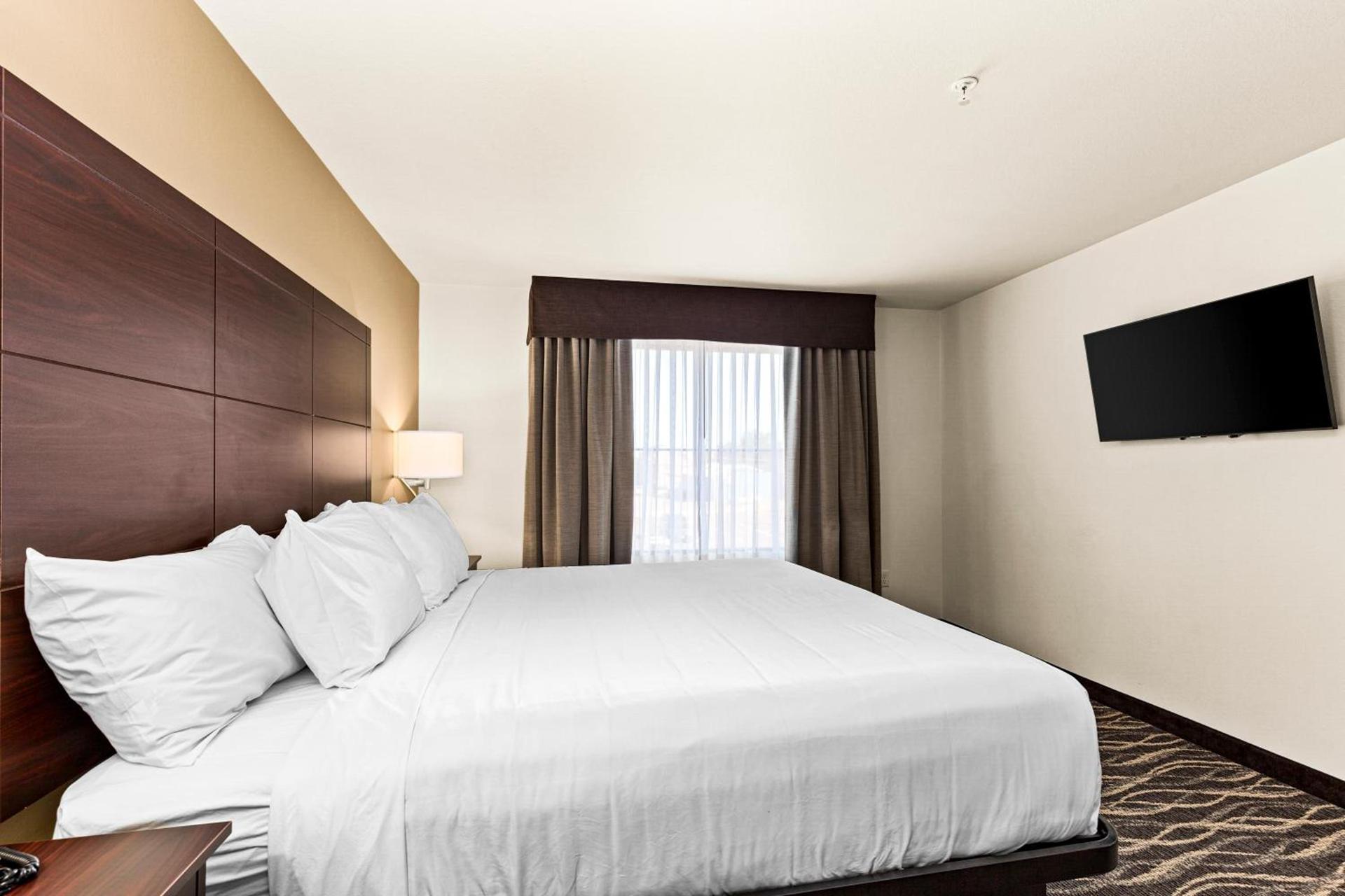 Cobblestone Hotel & Suites - Superior Duluth photo 24