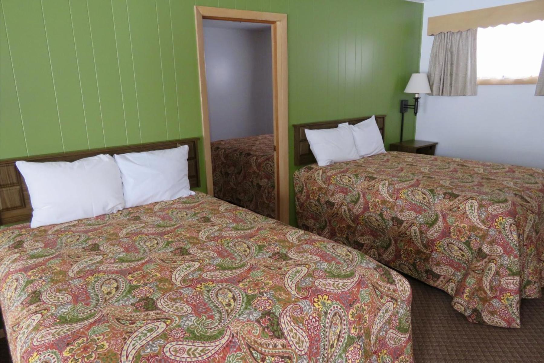 Cedars Motel photo 53