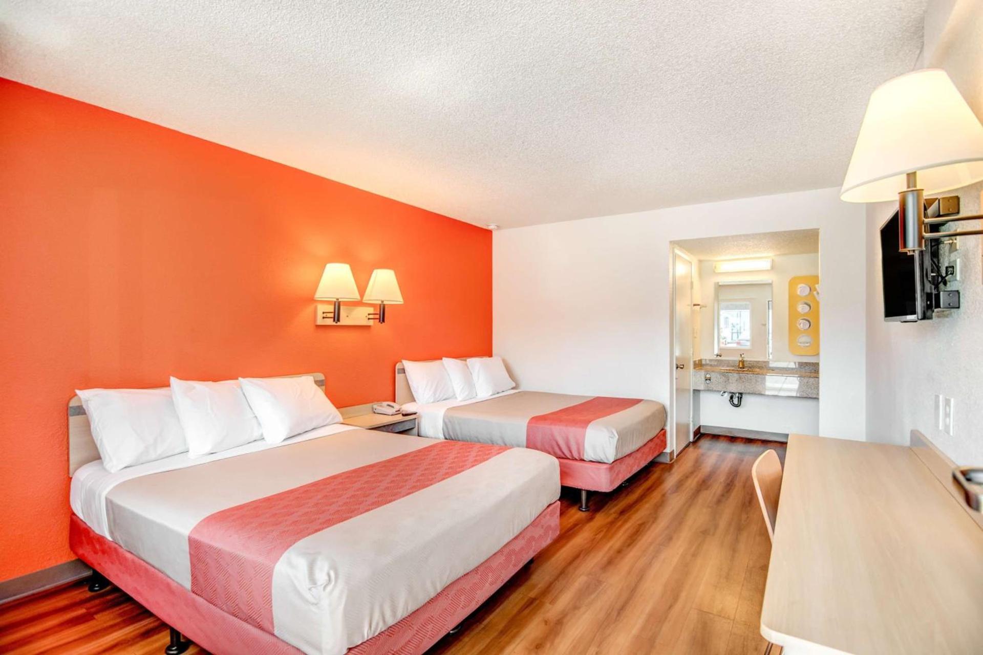 Motel 6-Stockton, CA - North photo 8