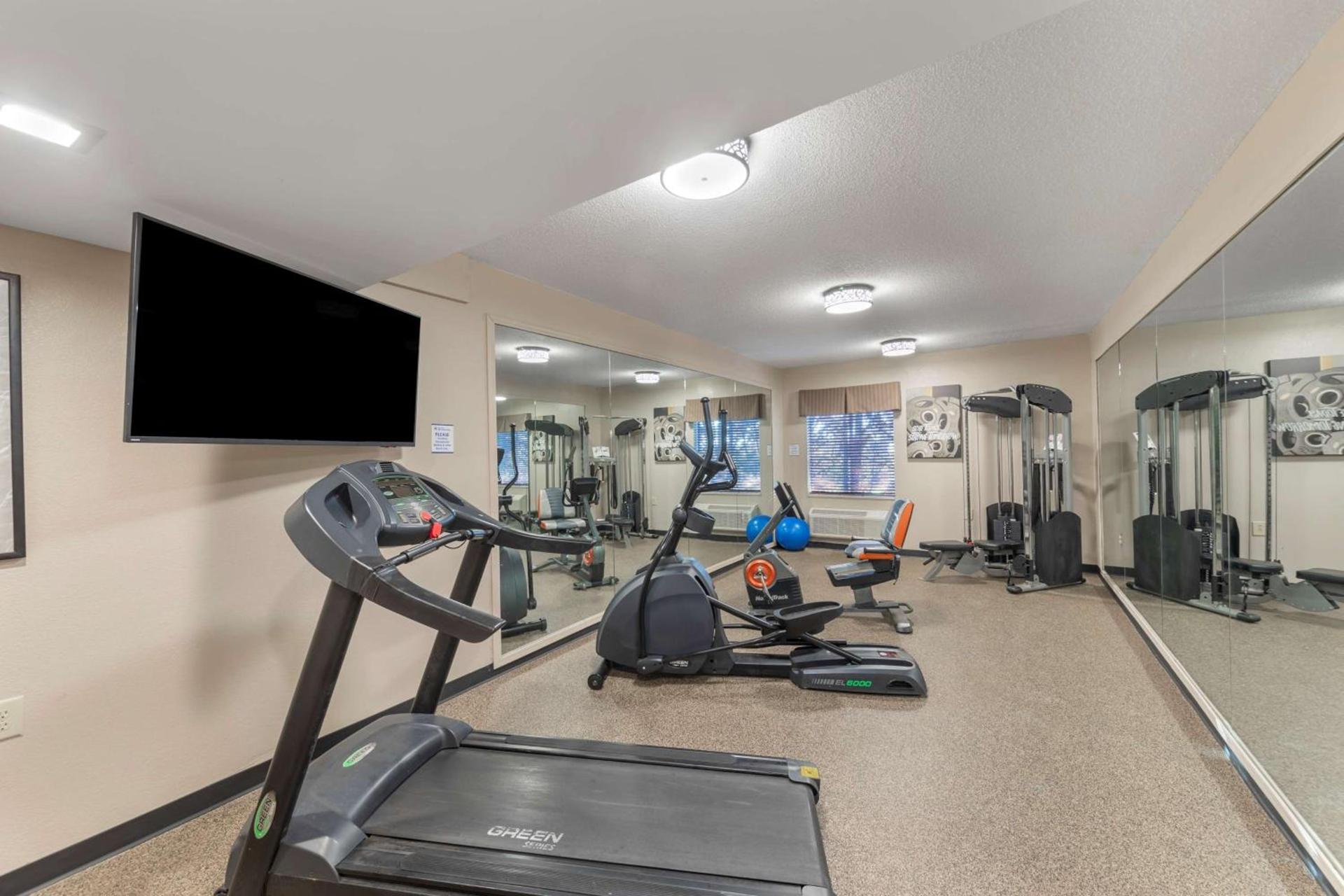 Best Western Plus Russellville Hotel & Suites photo 8
