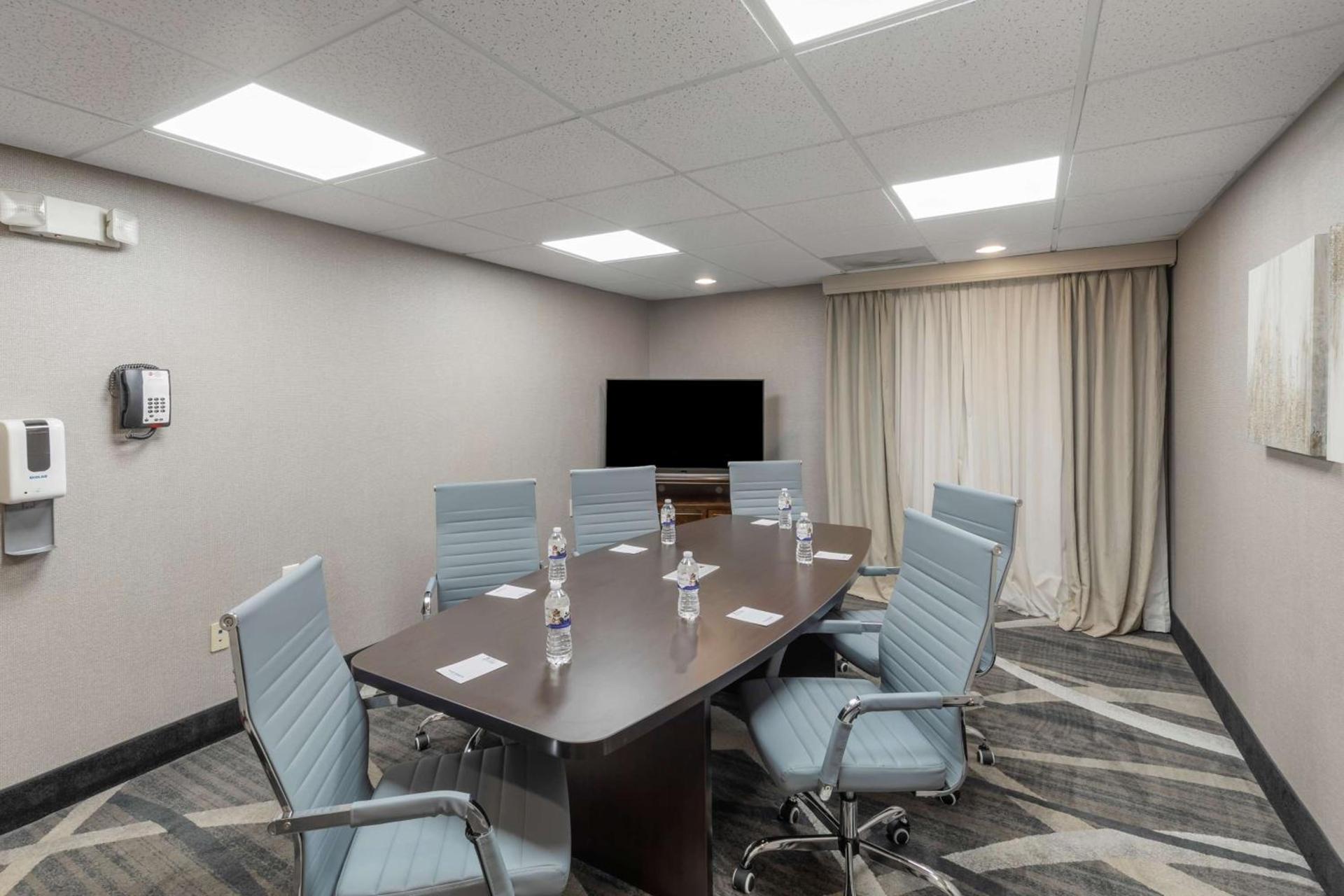 Best Western Plus Russellville Hotel & Suites photo 10