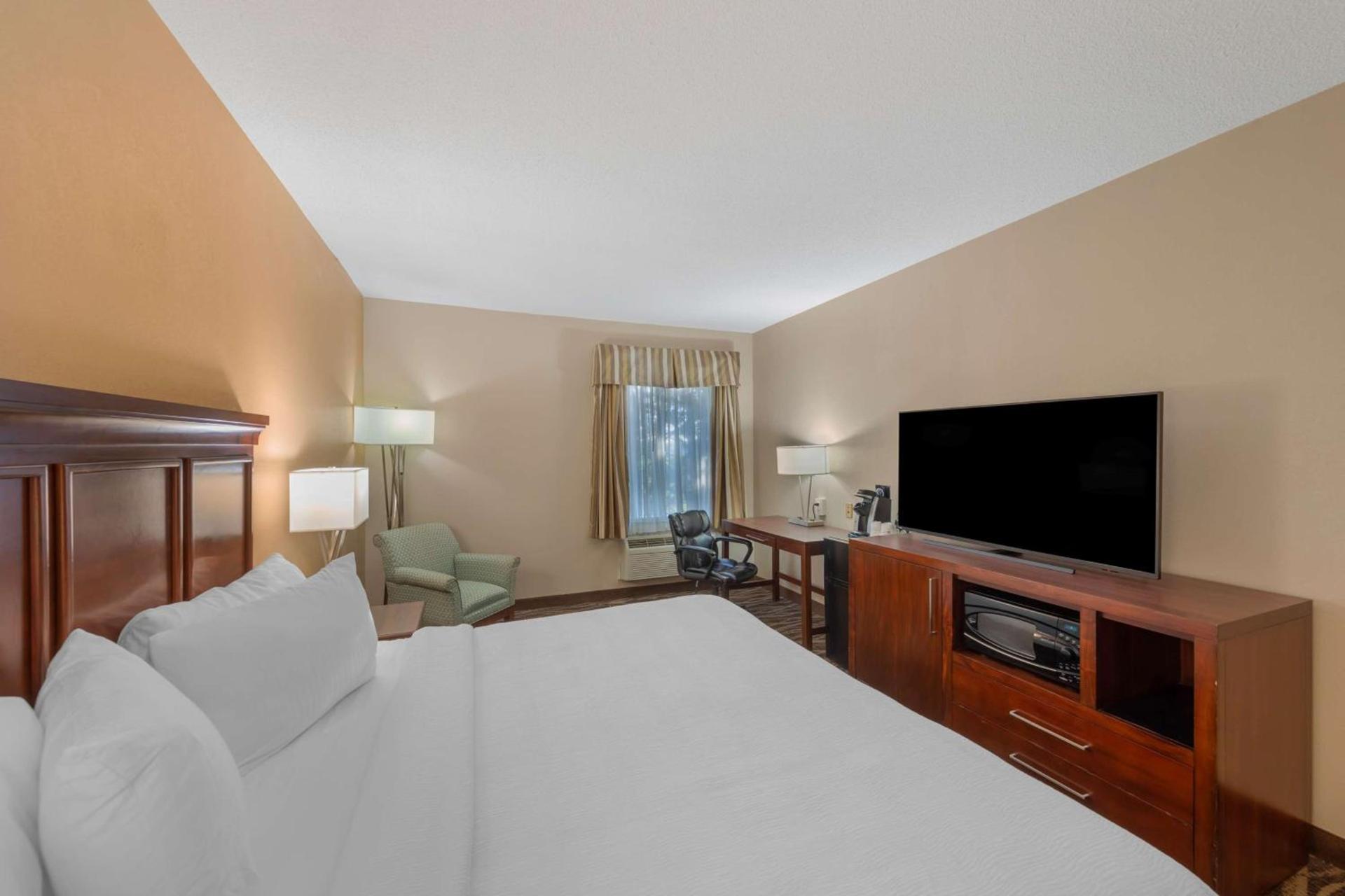 Best Western Plus Russellville Hotel & Suites photo 15