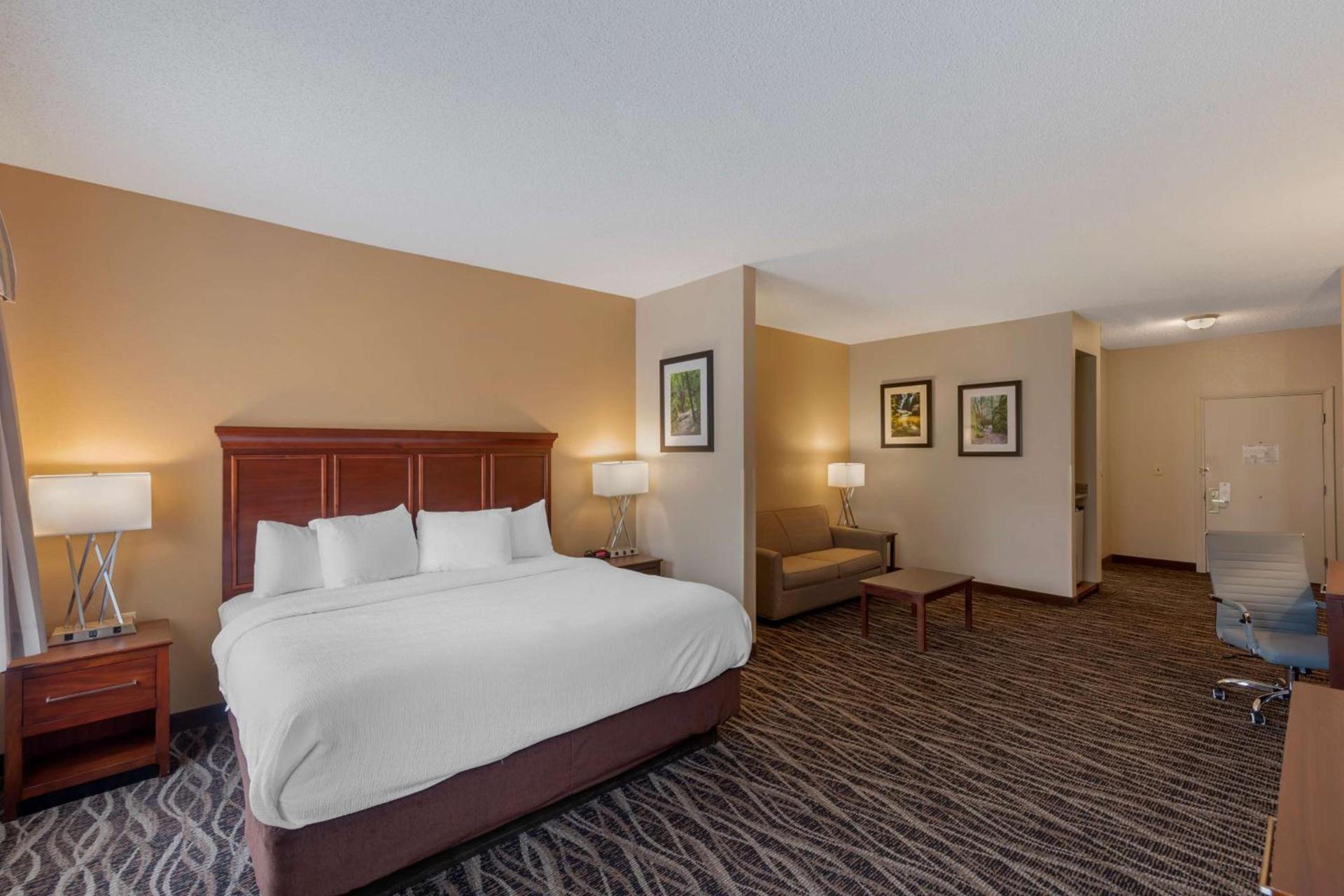 Best Western Plus Russellville Hotel & Suites photo 22