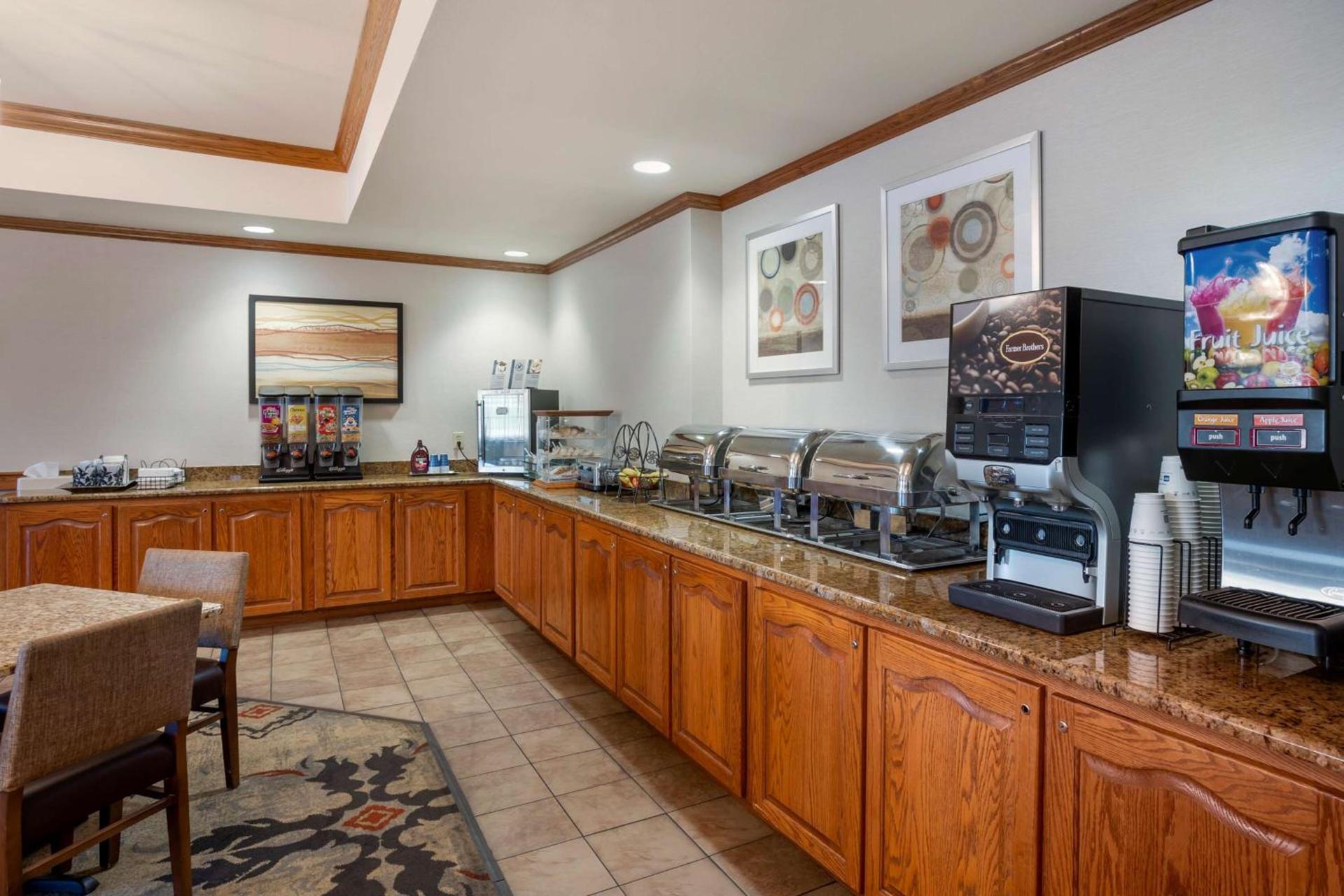 Best Western Plus Capital Inn photo 5
