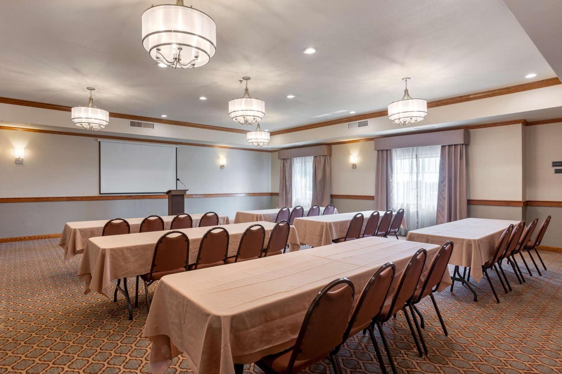 Best Western Plus Capital Inn photo 35