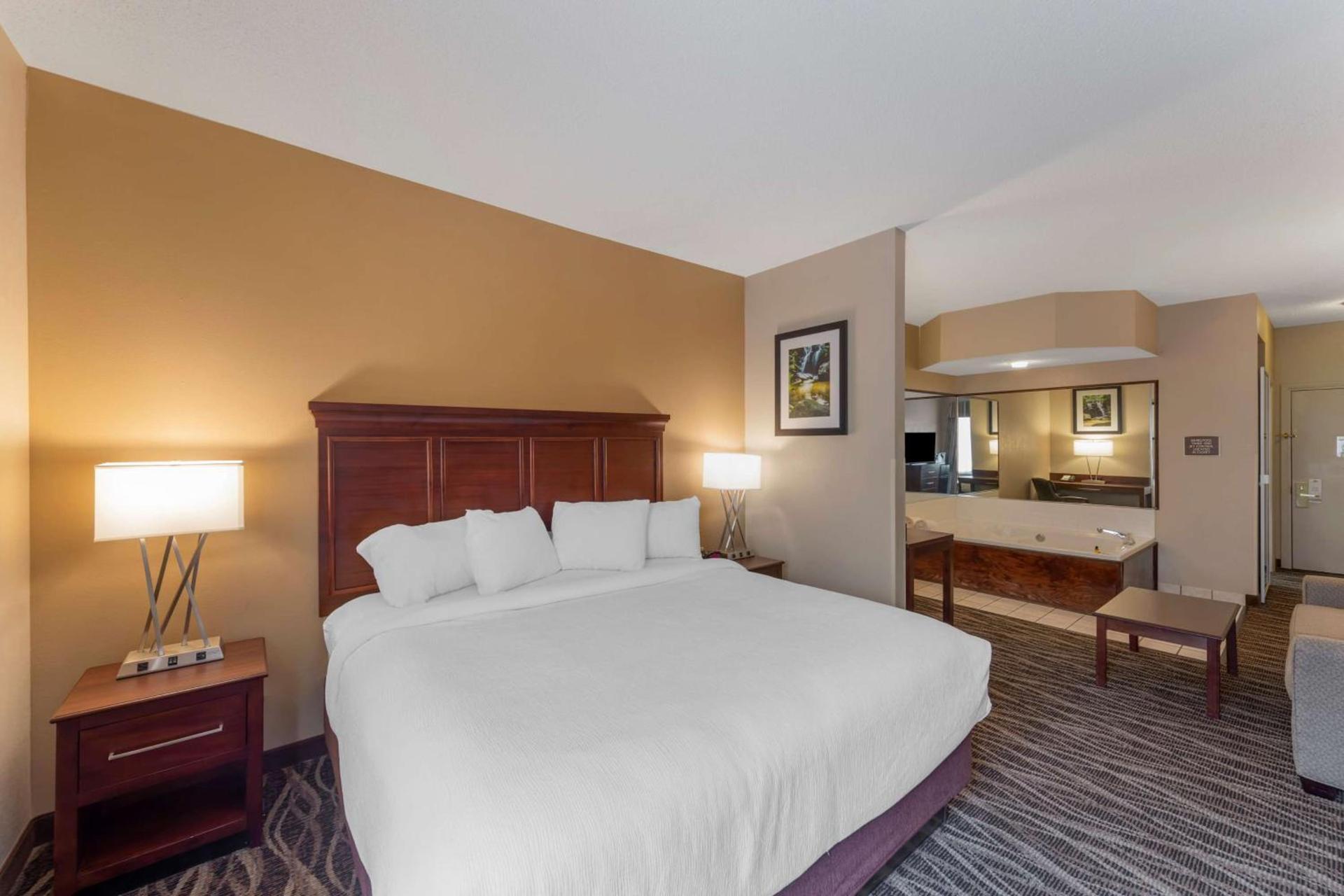 Best Western Plus Russellville Hotel & Suites photo 27