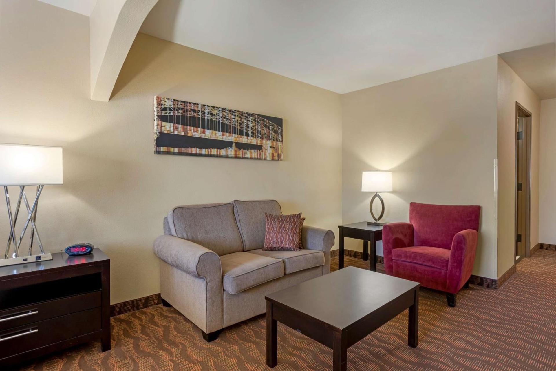 Best Western Plus Capital Inn photo 14