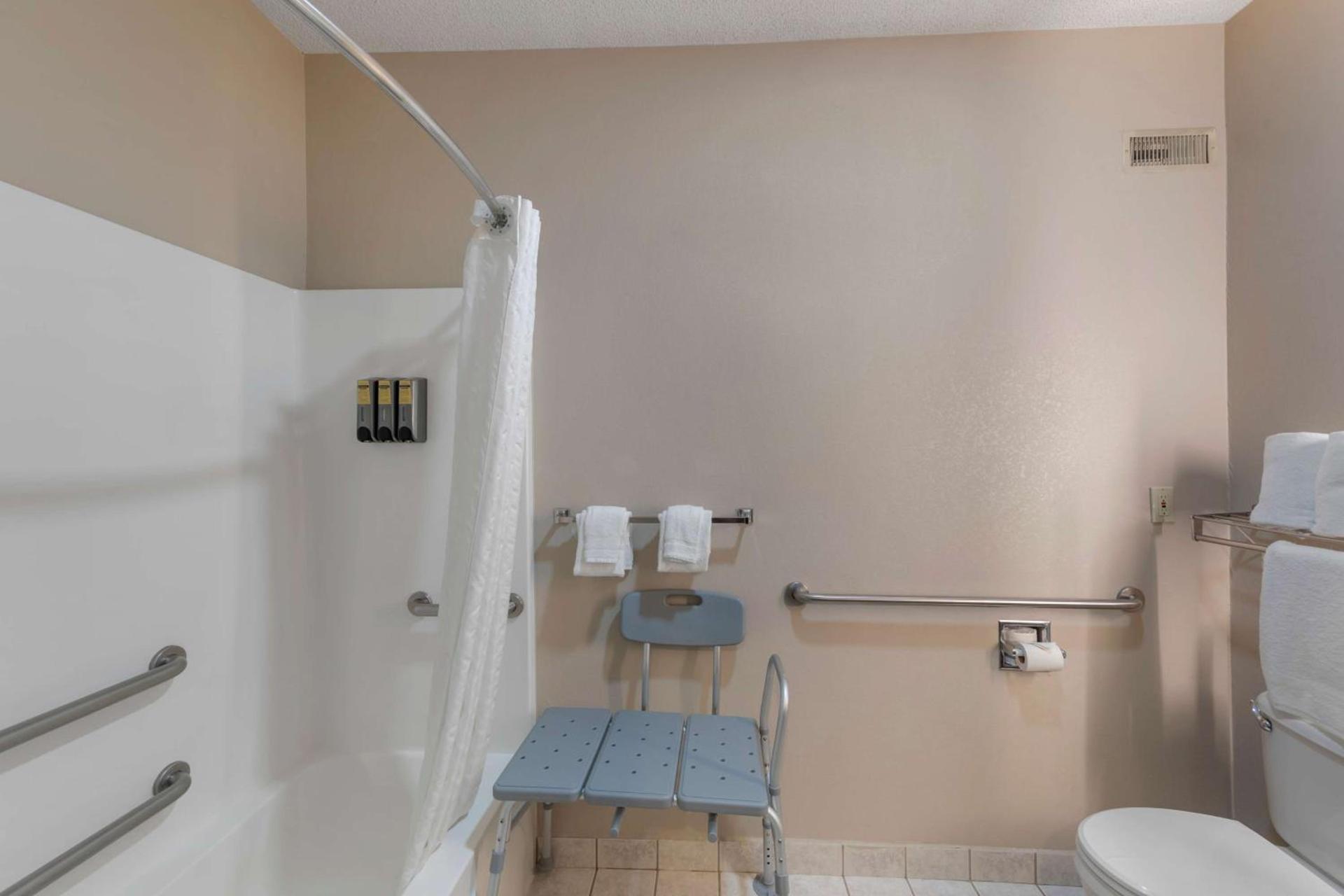 Best Western Plus Russellville Hotel & Suites photo 36