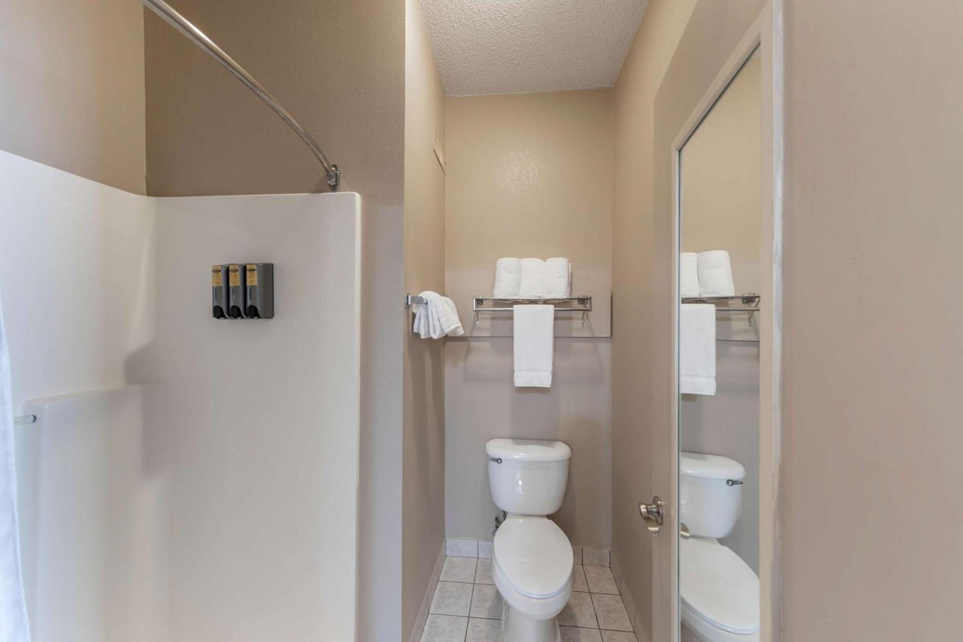 Best Western Plus Russellville Hotel & Suites photo 37