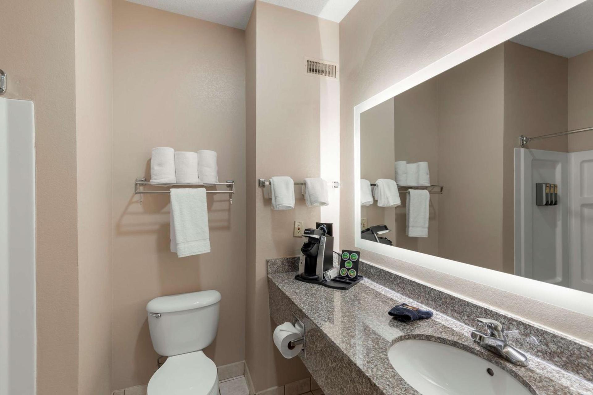 Best Western Plus Russellville Hotel & Suites photo 38