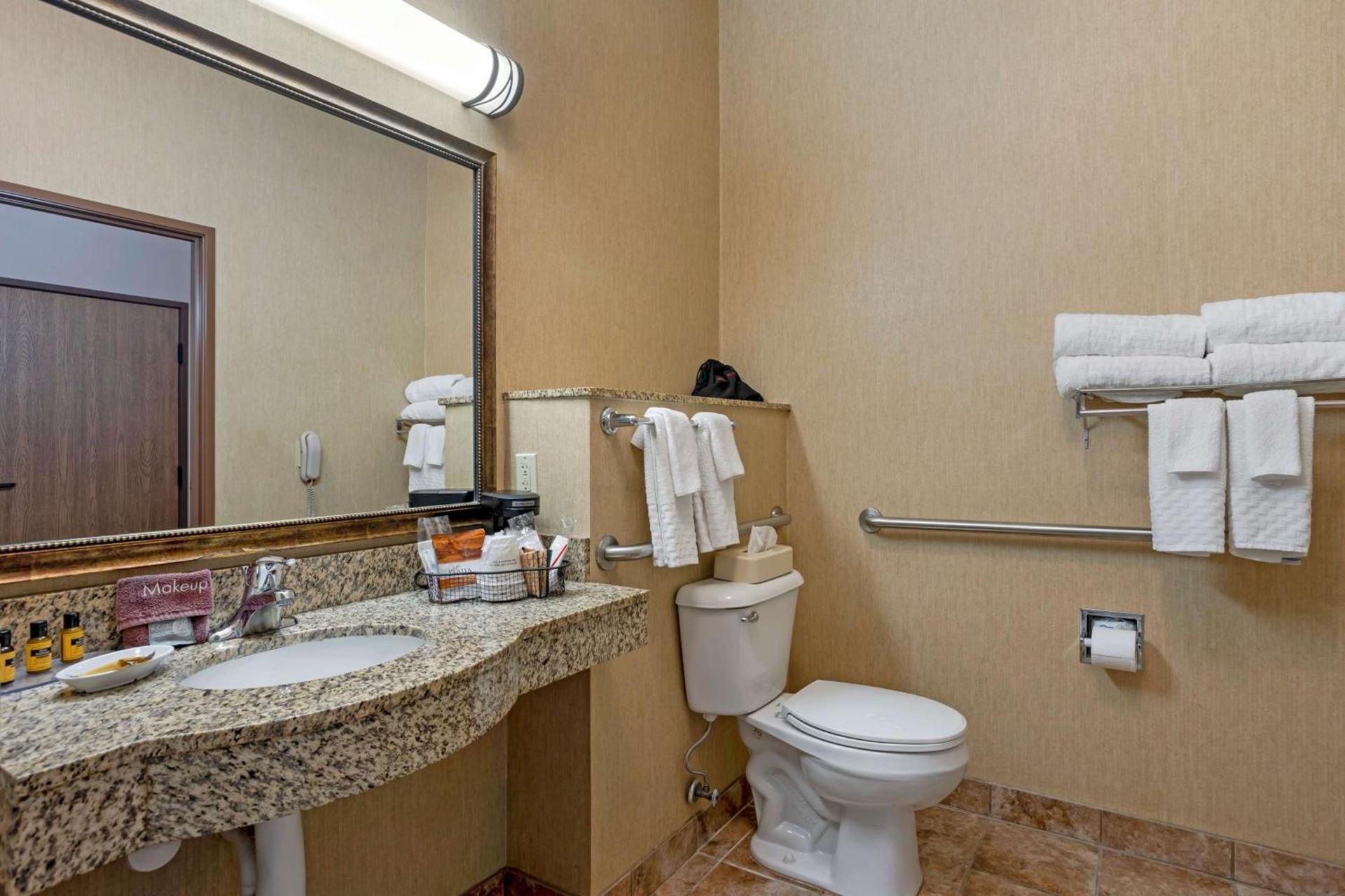 Best Western Plus Capital Inn photo 29