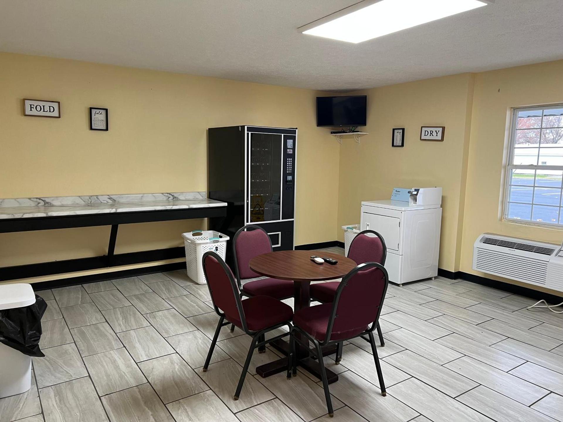 Motel Boutique by Wolf Inn photo 22