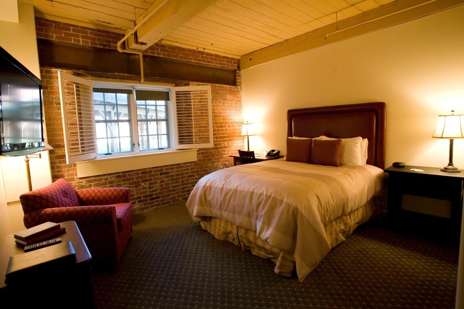 The Common Man Inn & Restaurant photo 59