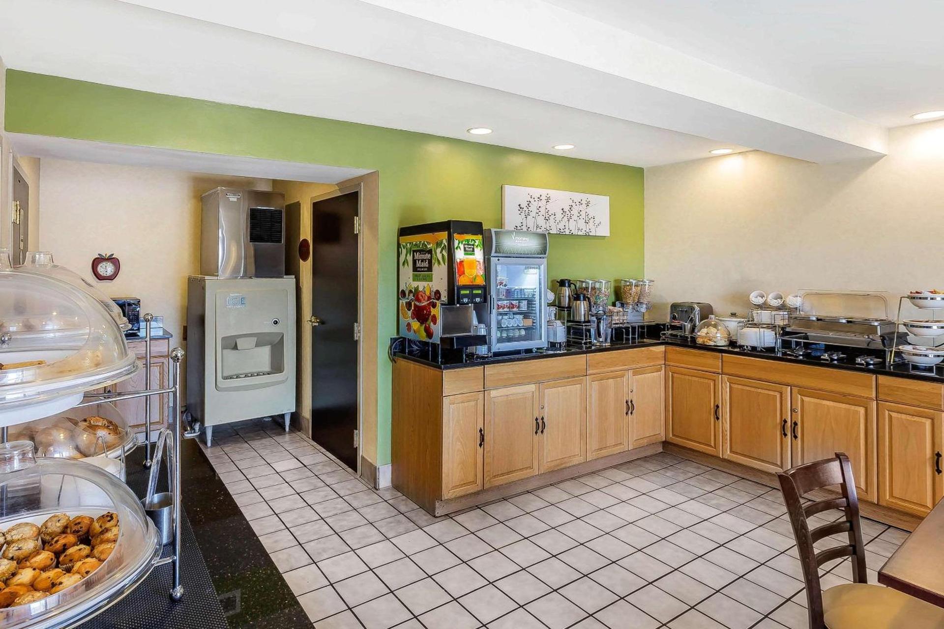 Sleep Inn Gaffney at I-85 photo 26