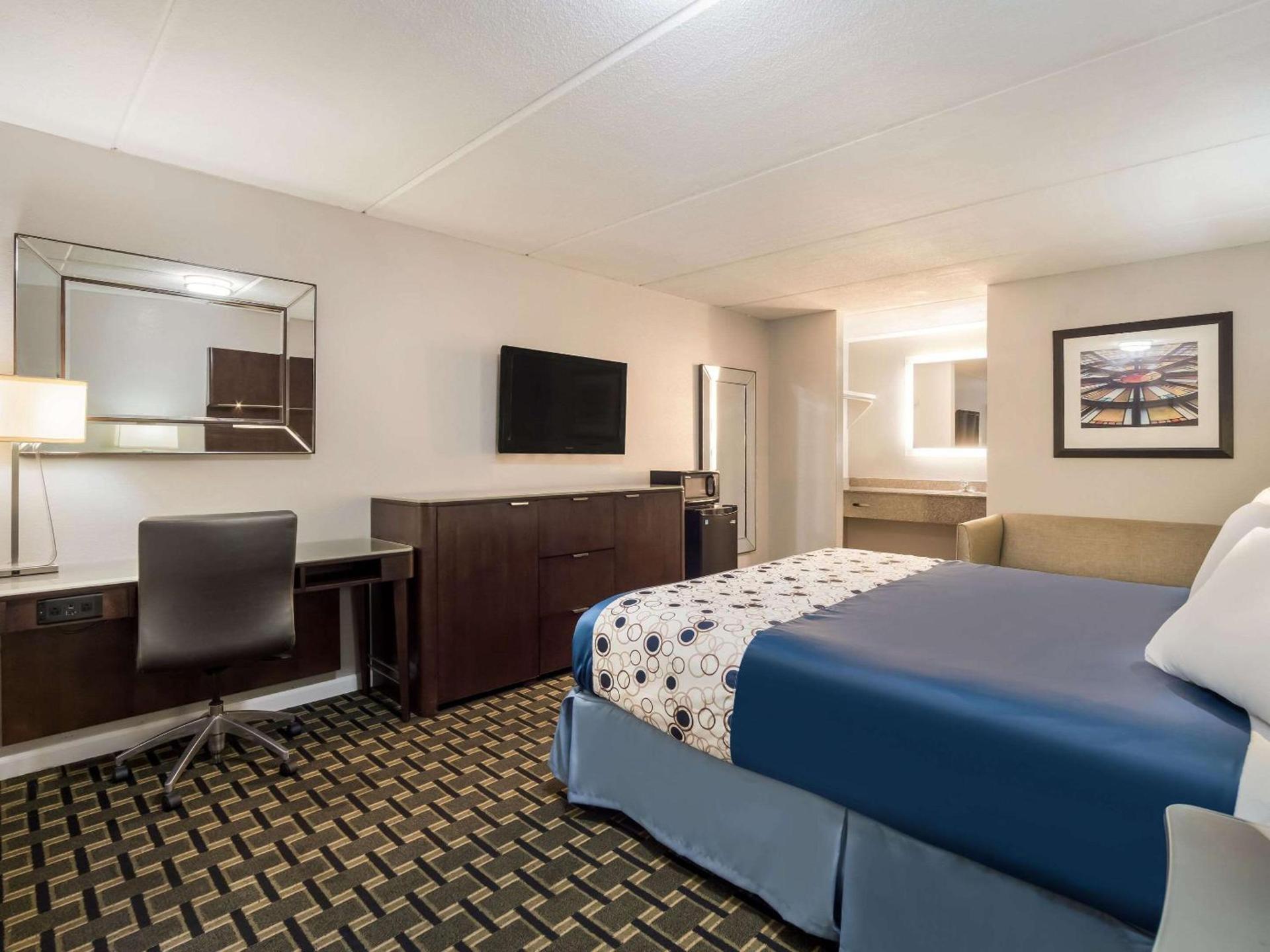 Rodeway Inn Greenwood photo 12