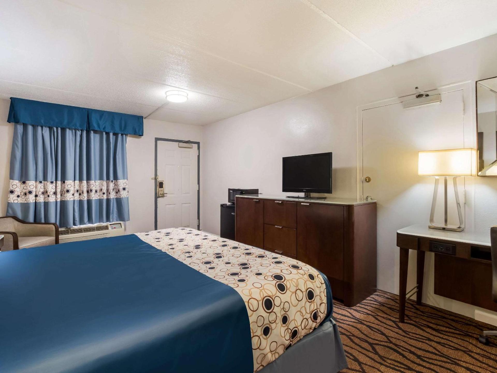Rodeway Inn Greenwood photo 29