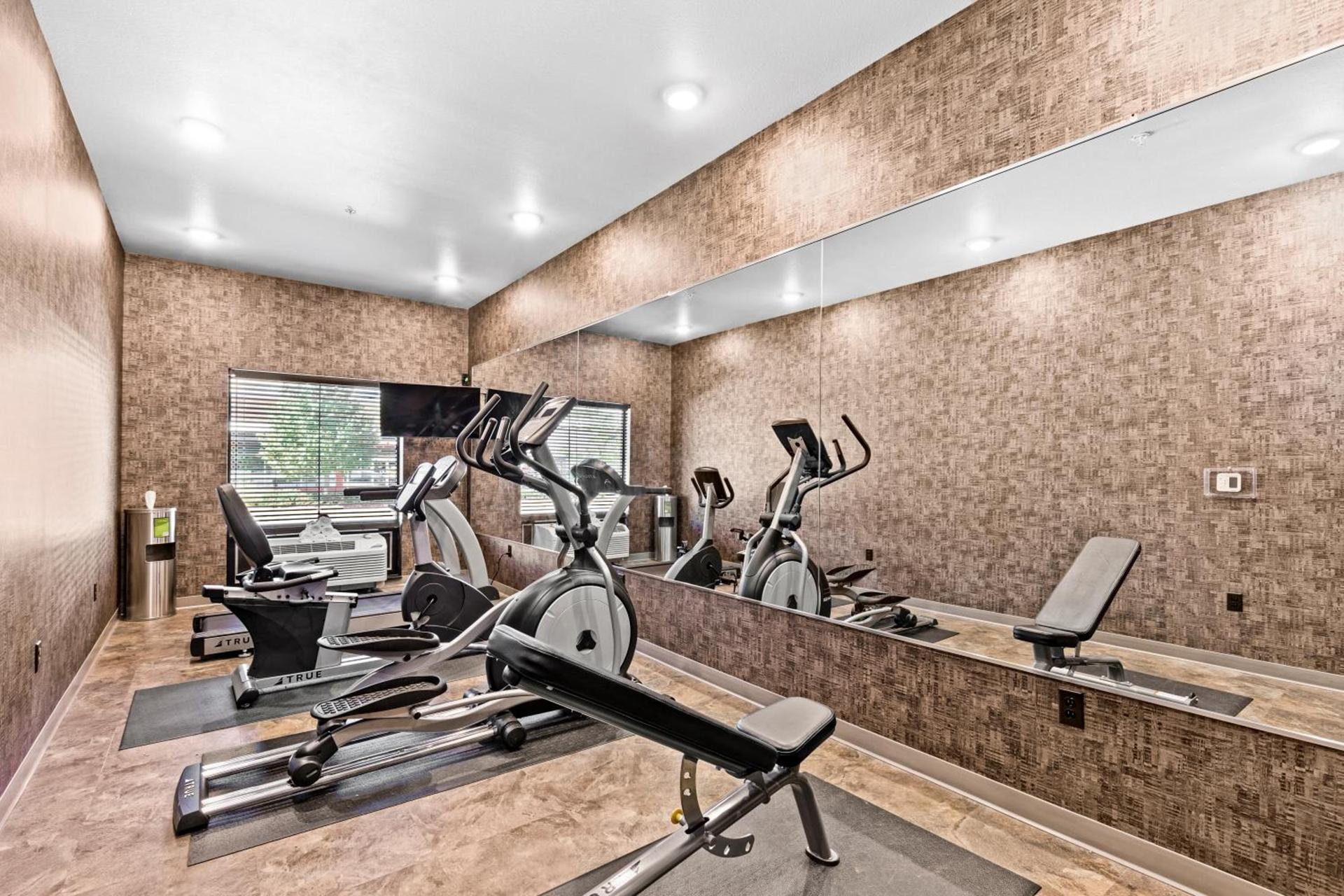 Cobblestone Hotel & Suites - Superior Duluth photo 16