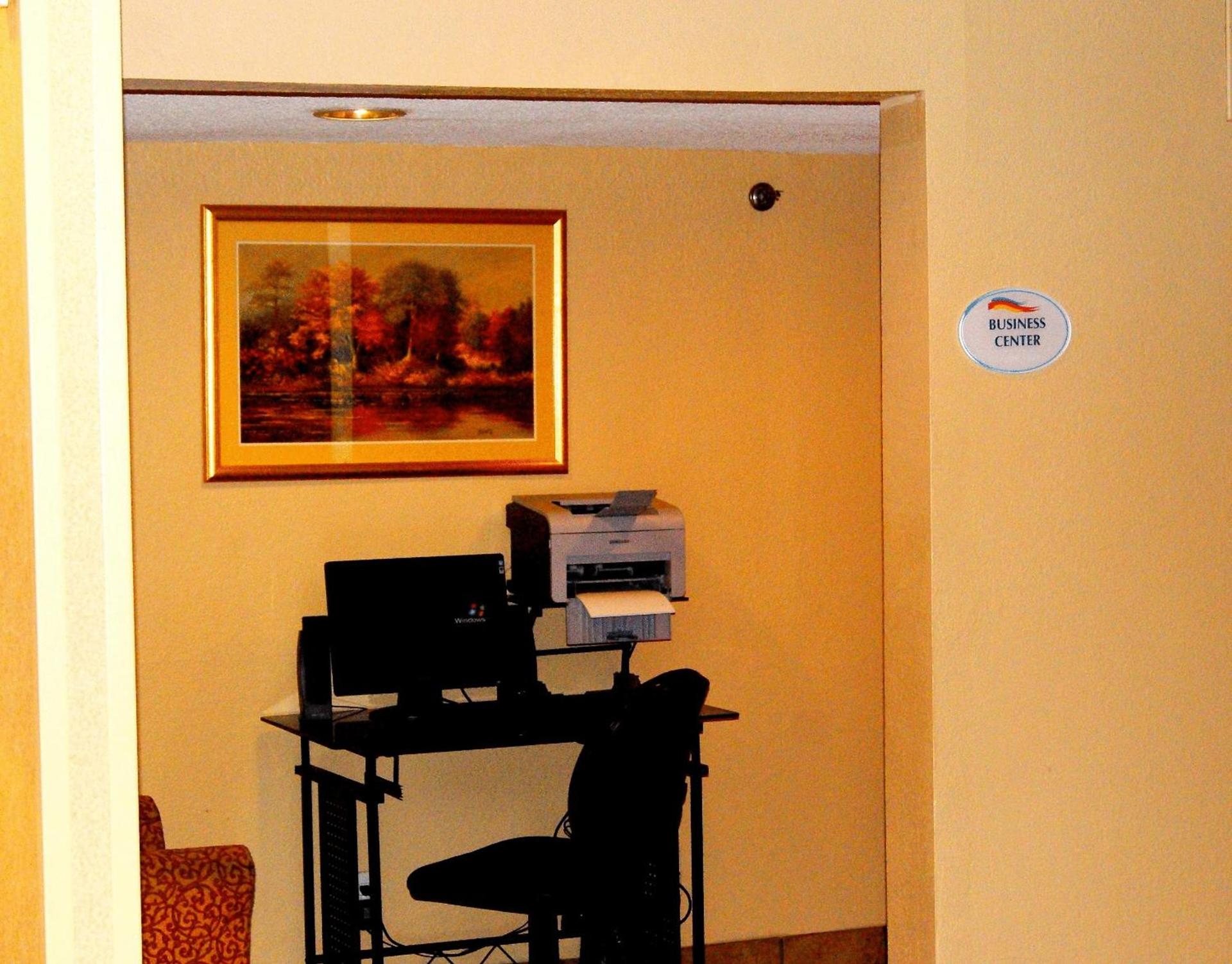 Baymont by Wyndham Peoria photo 29