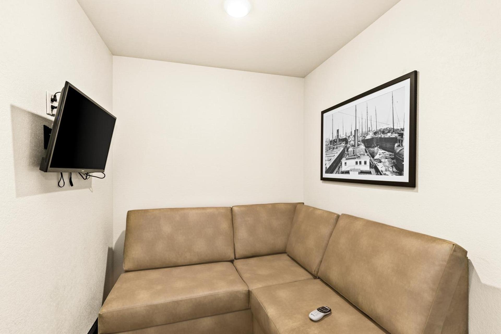 Cobblestone Hotel & Suites - Superior Duluth photo 38