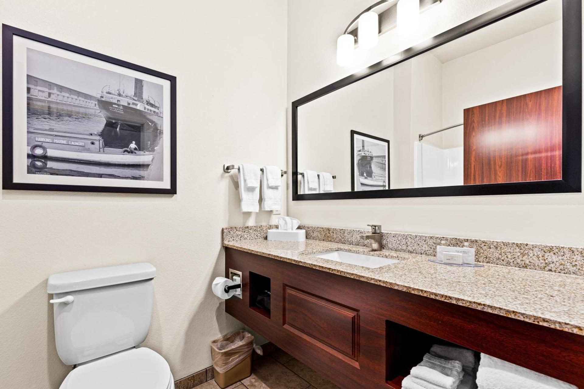 Cobblestone Hotel & Suites - Superior Duluth photo 48