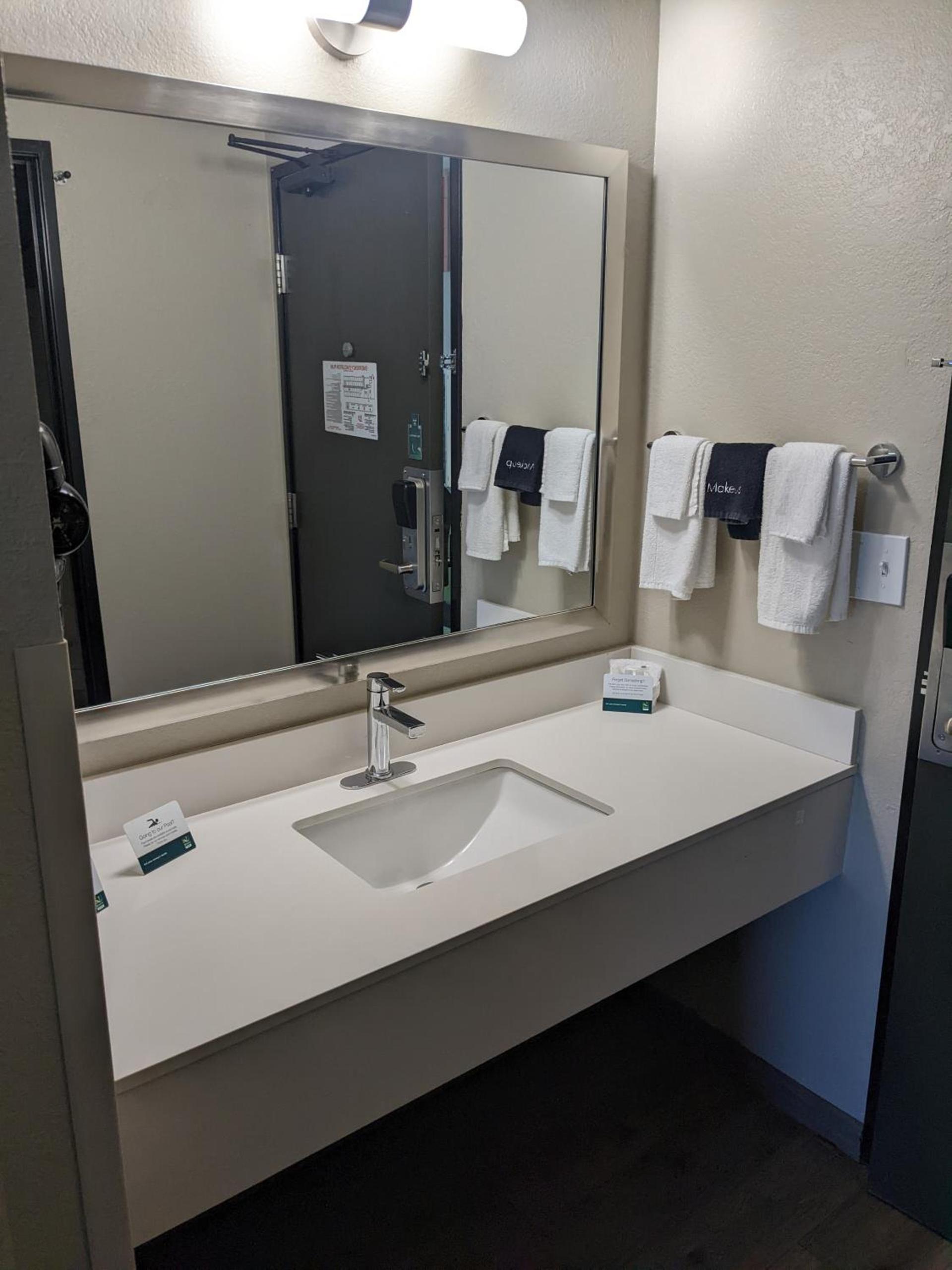 Quality Inn & Suites Delaware South photo 21