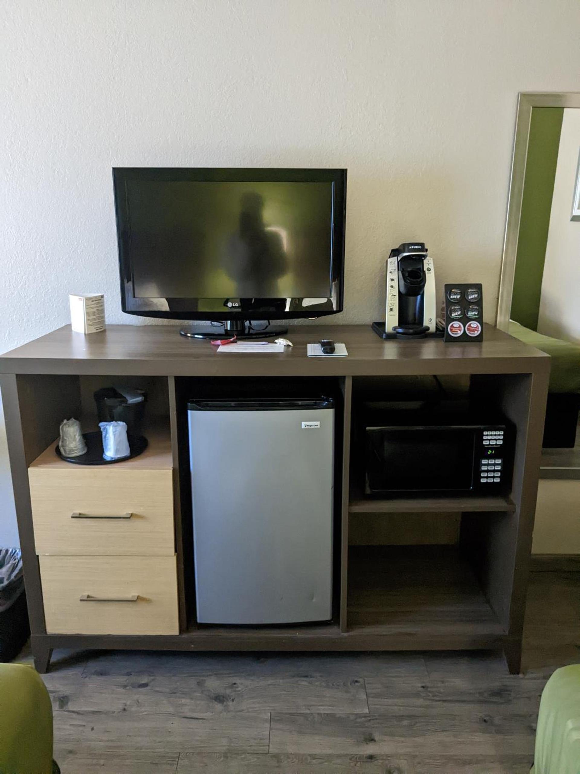 Quality Inn & Suites Delaware South photo 23